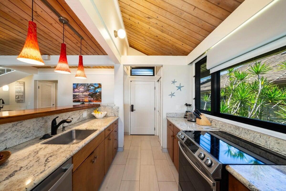 Kahana Village 32 · KHV 32 Direct Oceanfront Views Remodeled 2BD