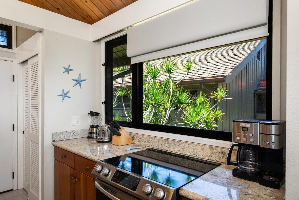 Kahana Village 32 · KHV 32 Direct Oceanfront Views Remodeled 2BD