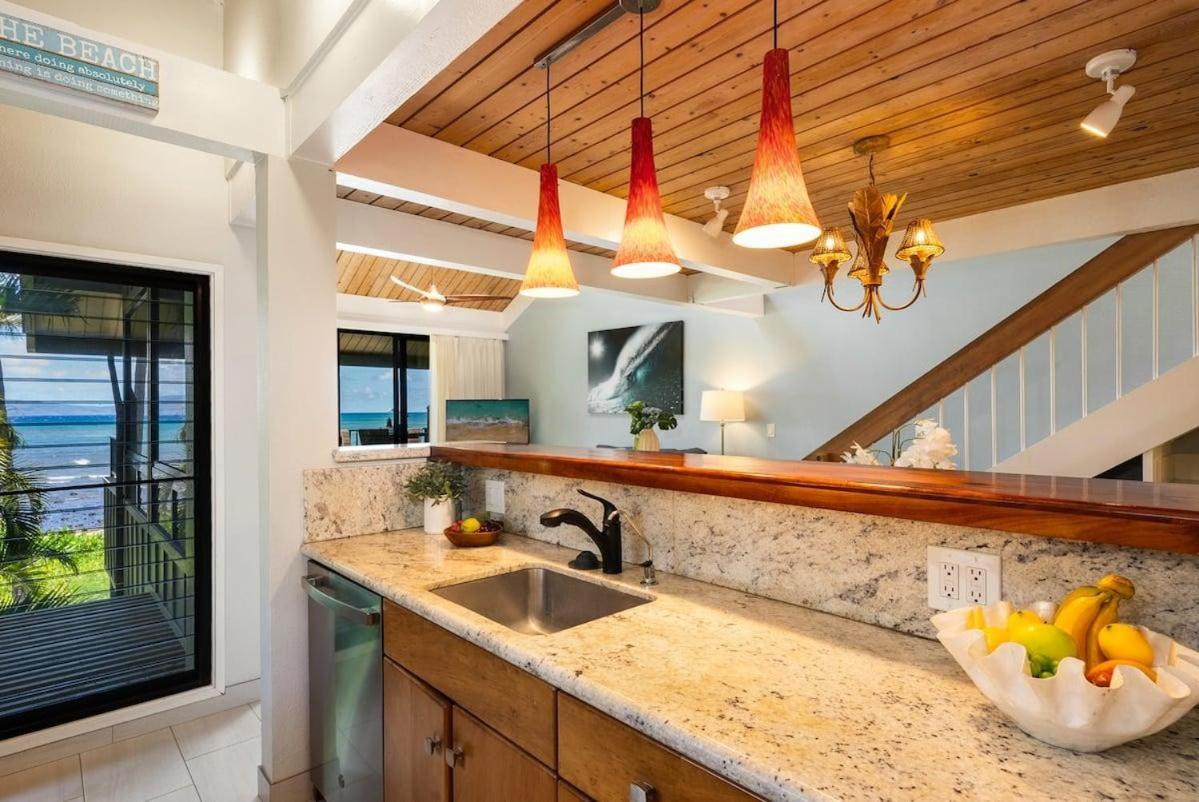 Kahana Village 32 · KHV 32 Direct Oceanfront Views Remodeled 2BD