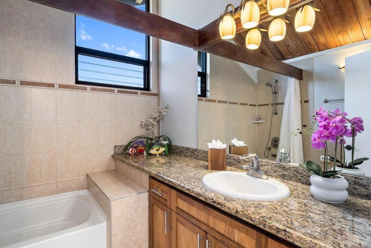 Kahana Village 32 · KHV 32 Direct Oceanfront Views Remodeled 2BD