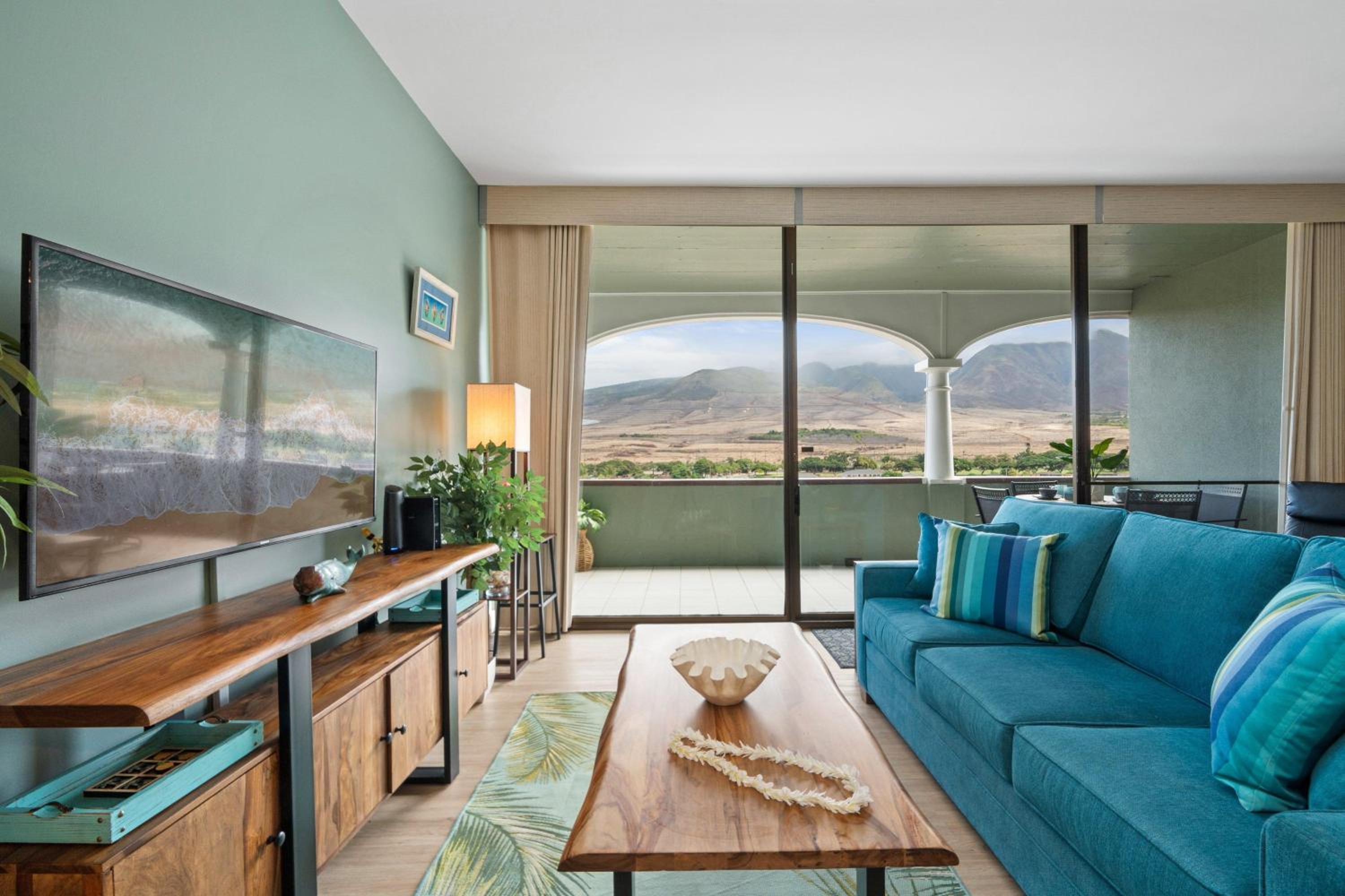 Lahaina Shores PH4 · LS PH4 Breathtaking Panoramic Mountain View