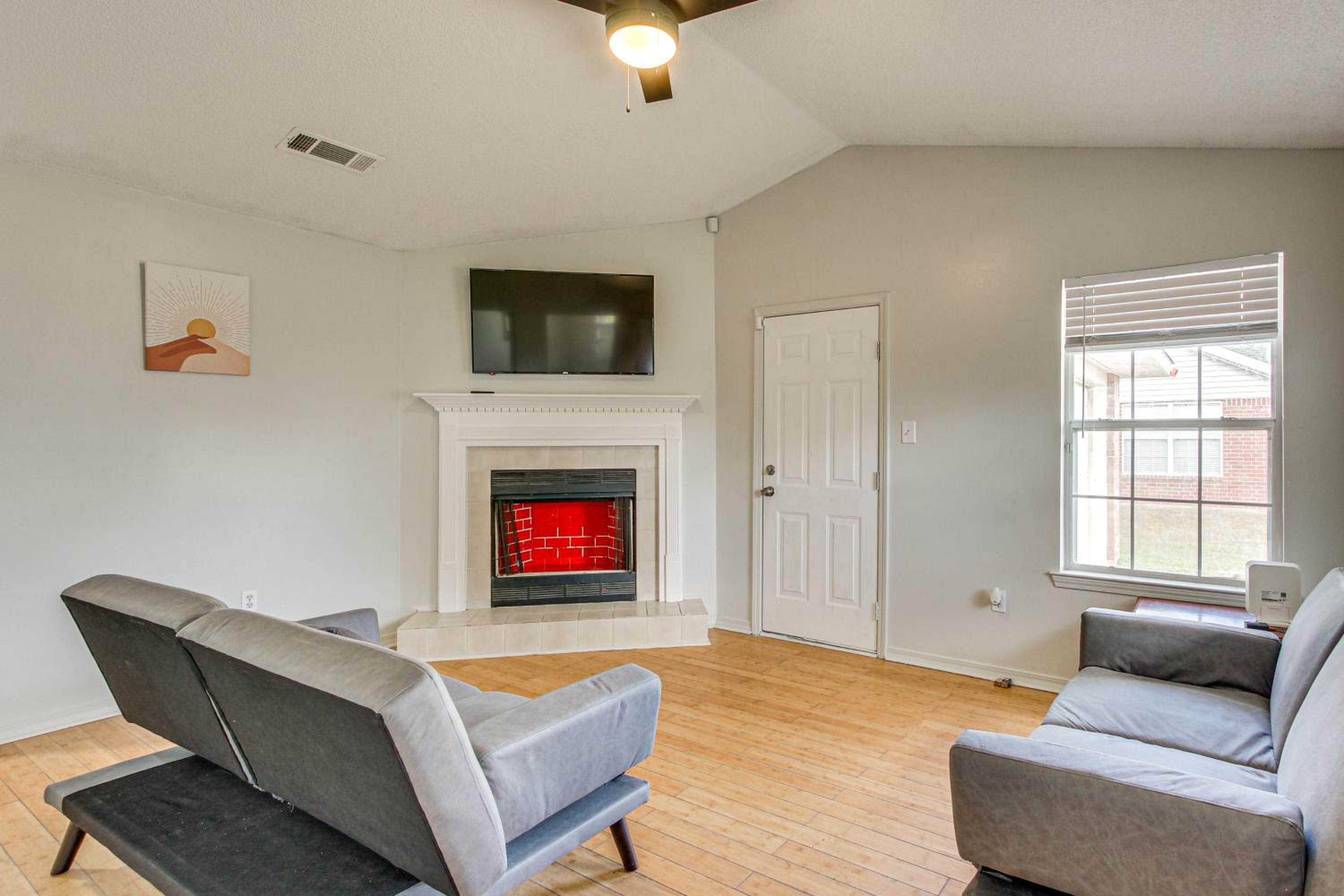 Explore Gulfport Beaches Family Home with Yard