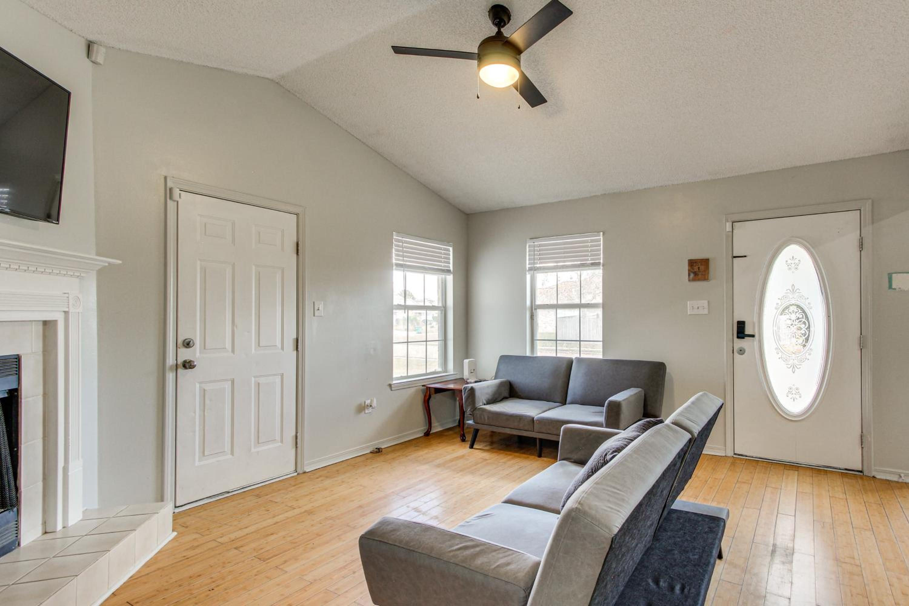 Explore Gulfport Beaches Family Home with Yard