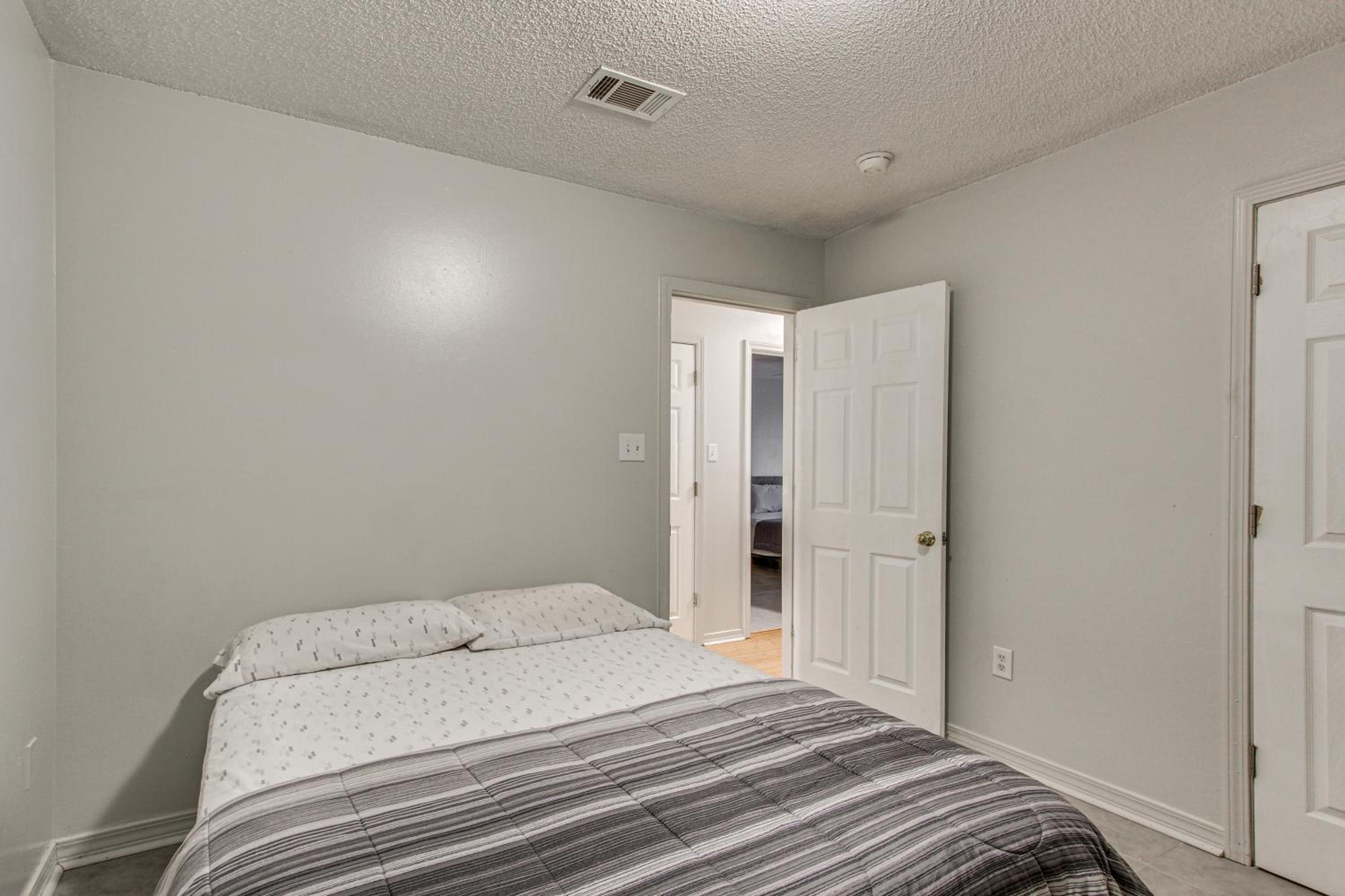 Explore Gulfport Beaches Family Home with Yard