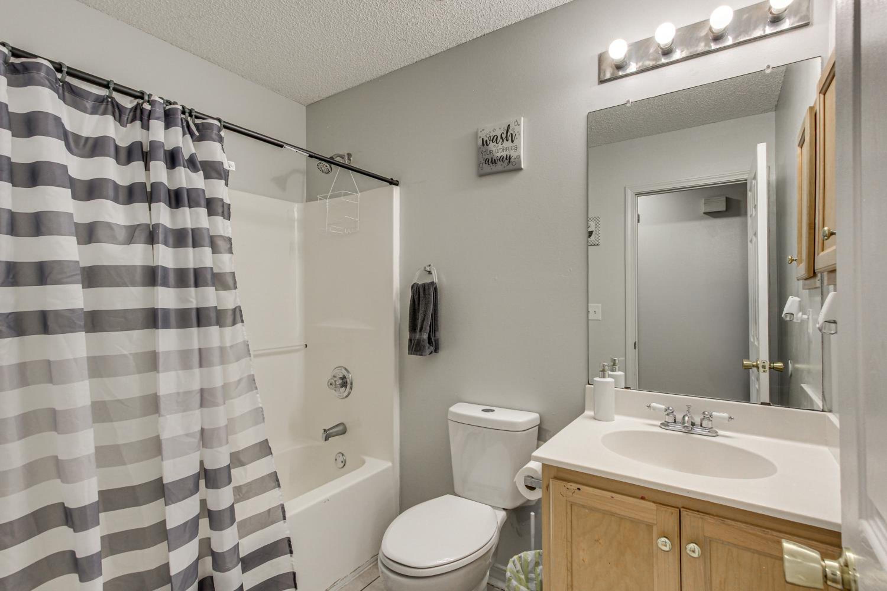 Explore Gulfport Beaches Family Home with Yard