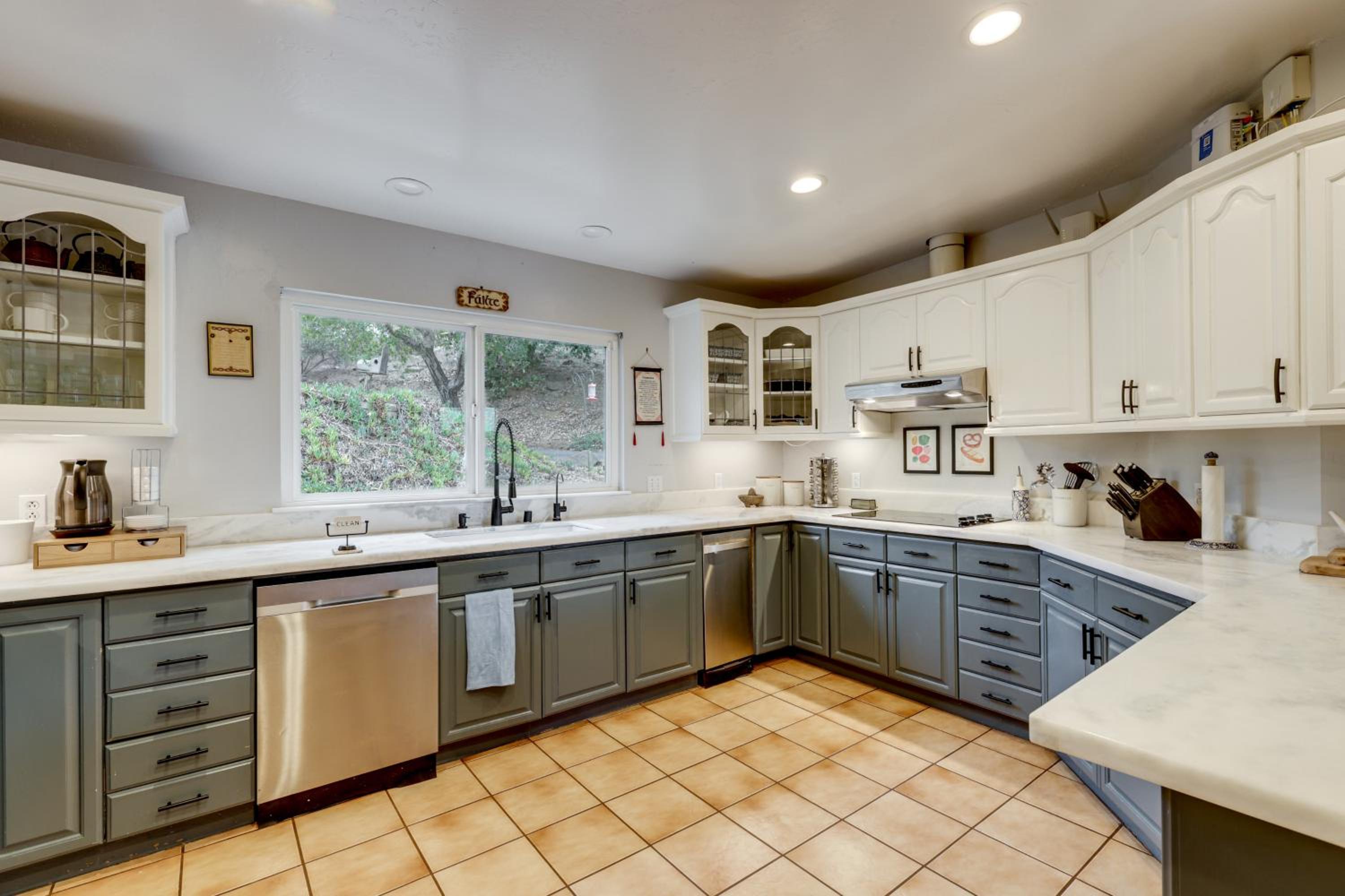 Near Hiking Trails! Luxe Family Home in Lakeside