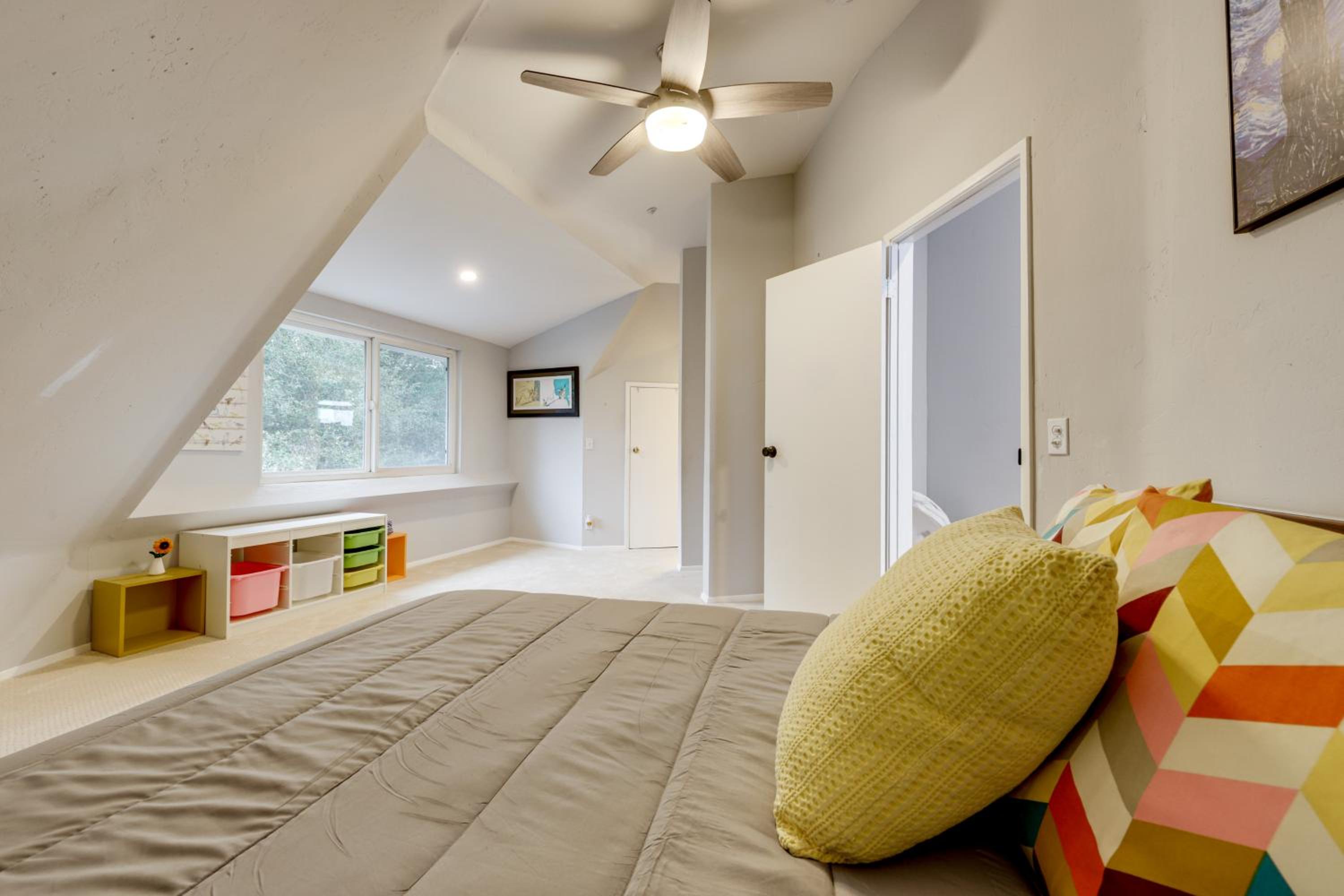 Near Hiking Trails! Luxe Family Home in Lakeside