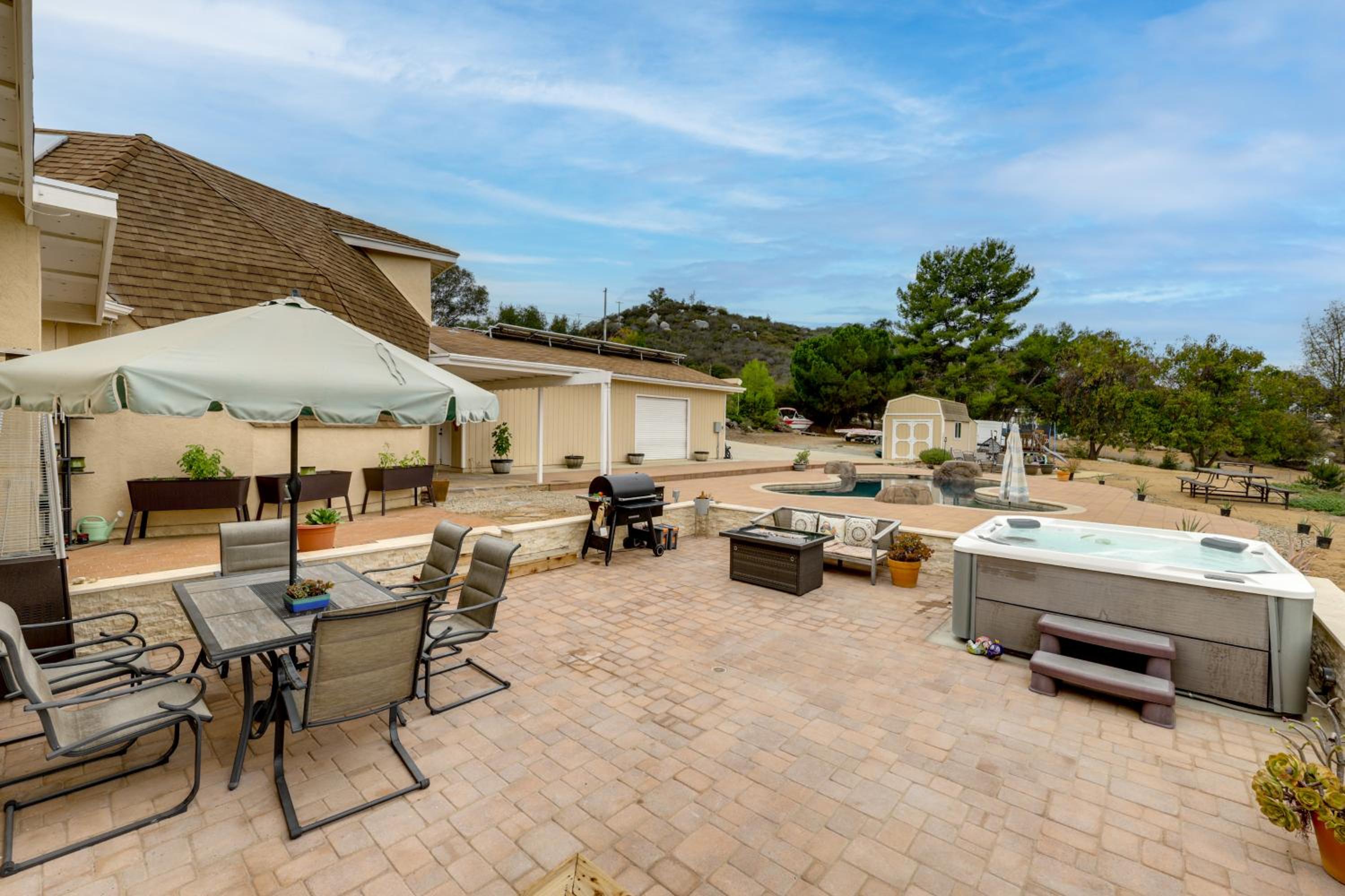 Near Hiking Trails! Luxe Family Home in Lakeside