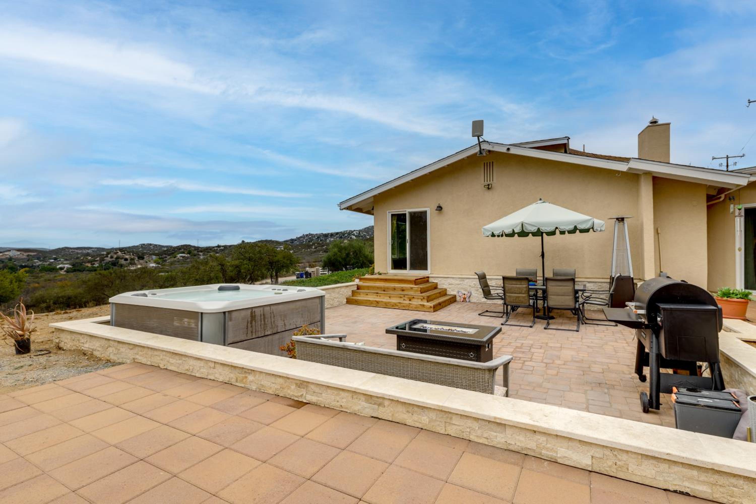 Near Hiking Trails! Luxe Family Home in Lakeside