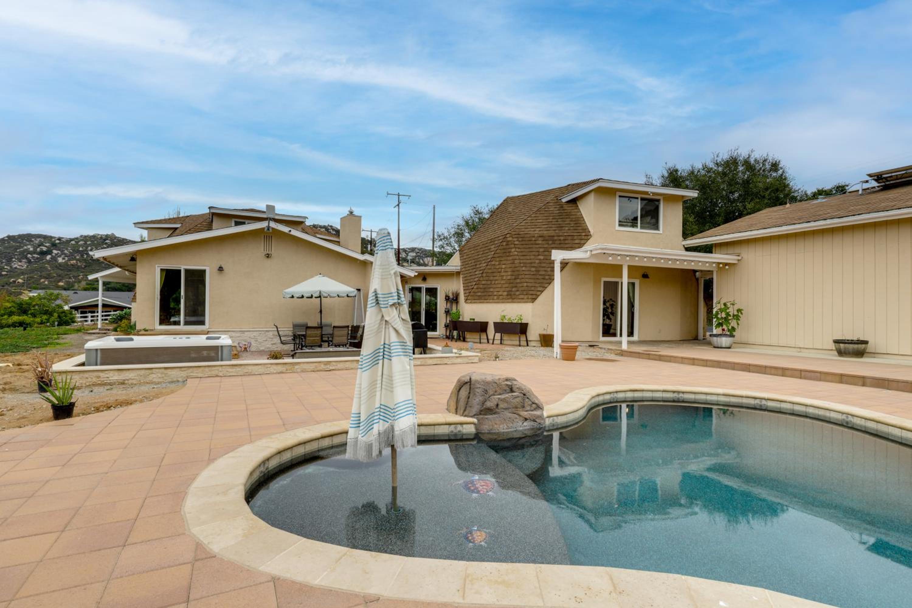 Near Hiking Trails! Luxe Family Home in Lakeside