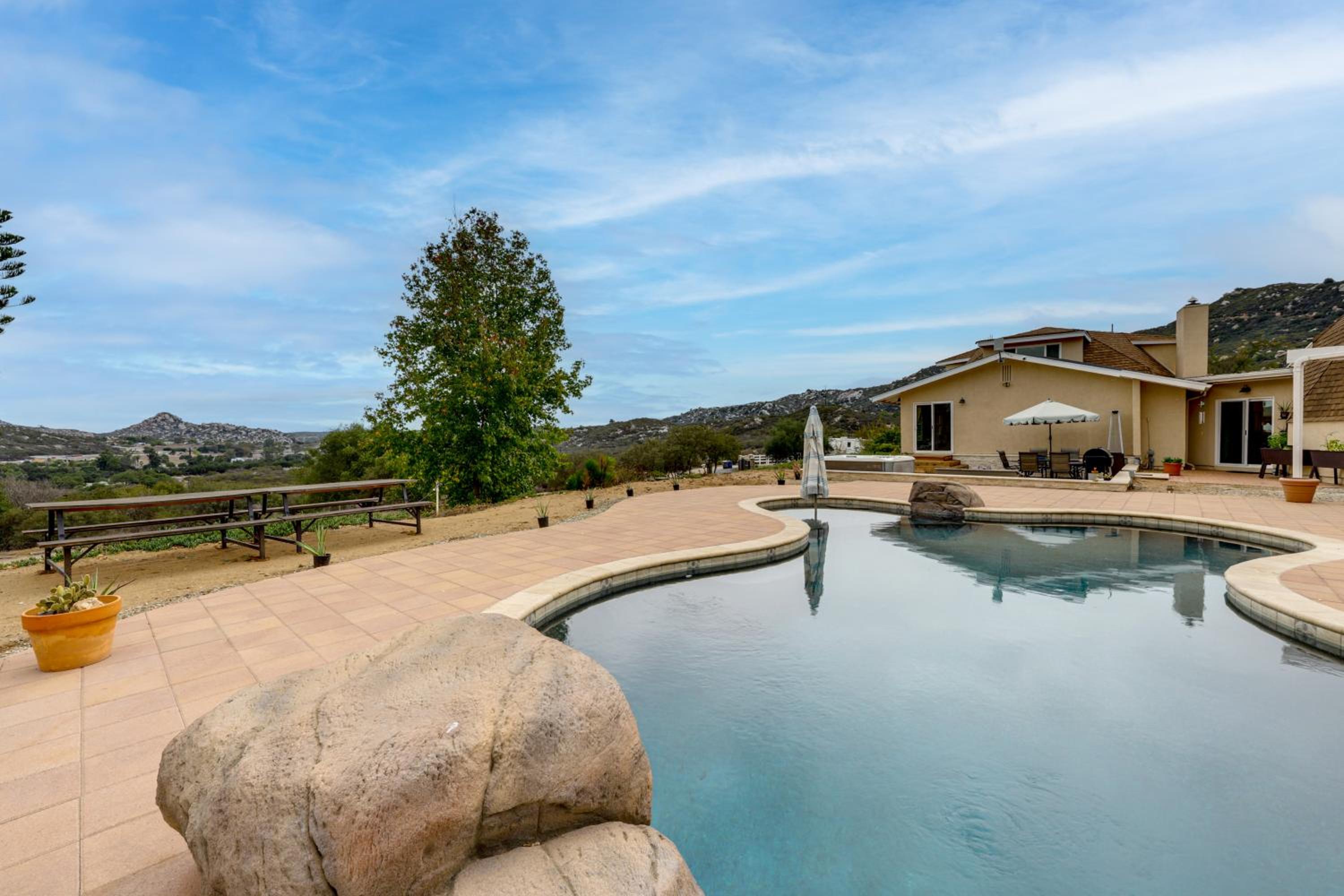 Near Hiking Trails! Luxe Family Home in Lakeside
