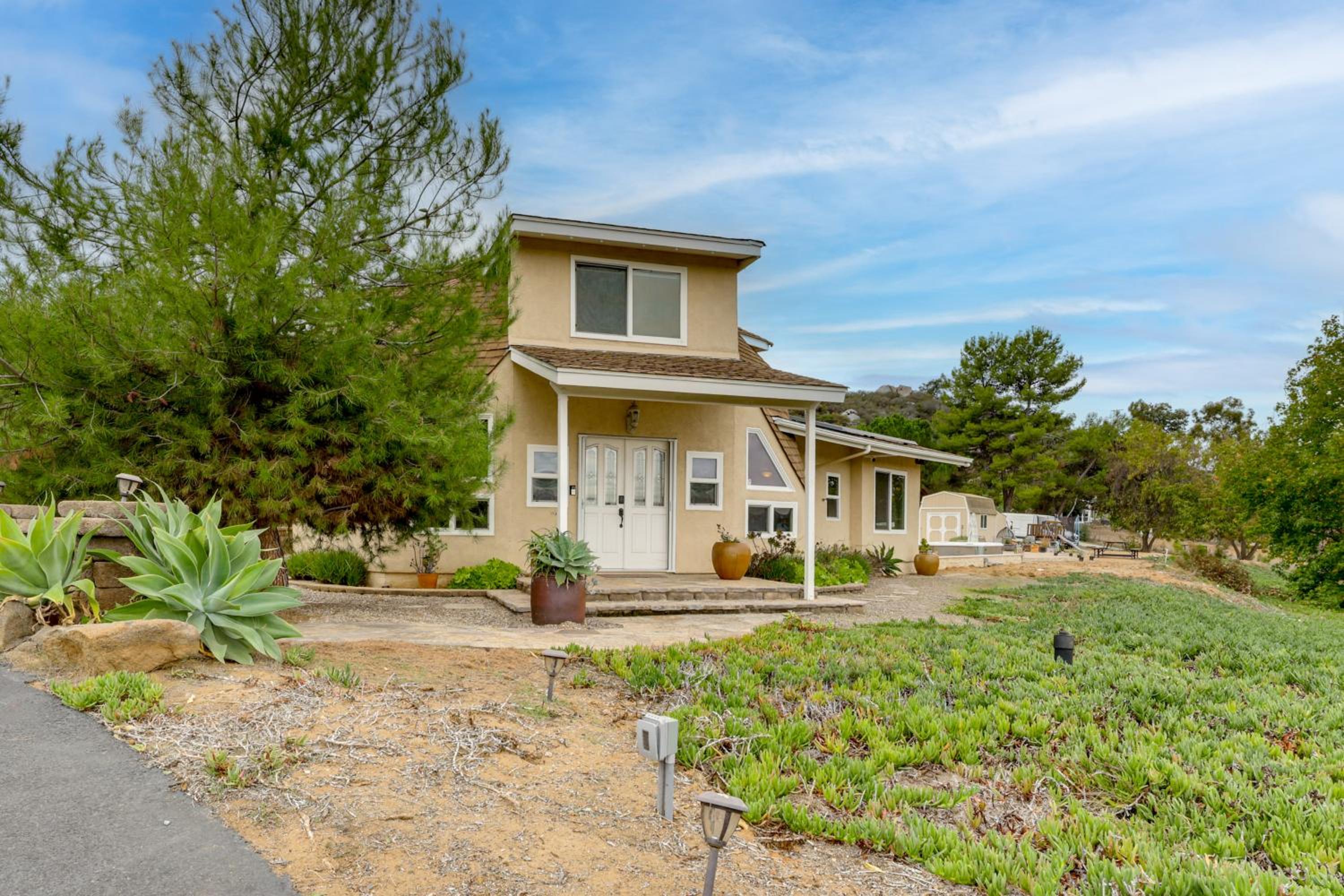 Near Hiking Trails! Luxe Family Home in Lakeside