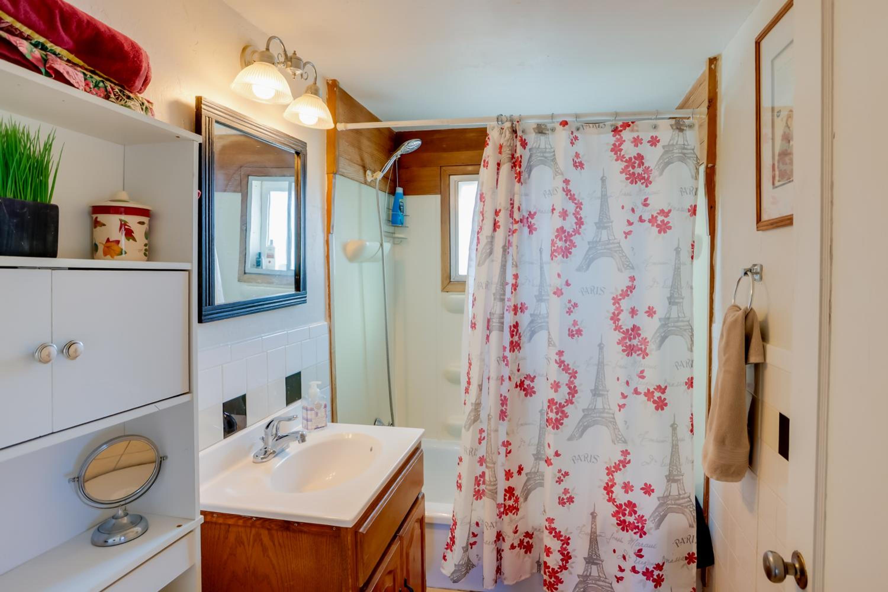 7 Mi to the Dolores River! Adventure-Ready Cottage