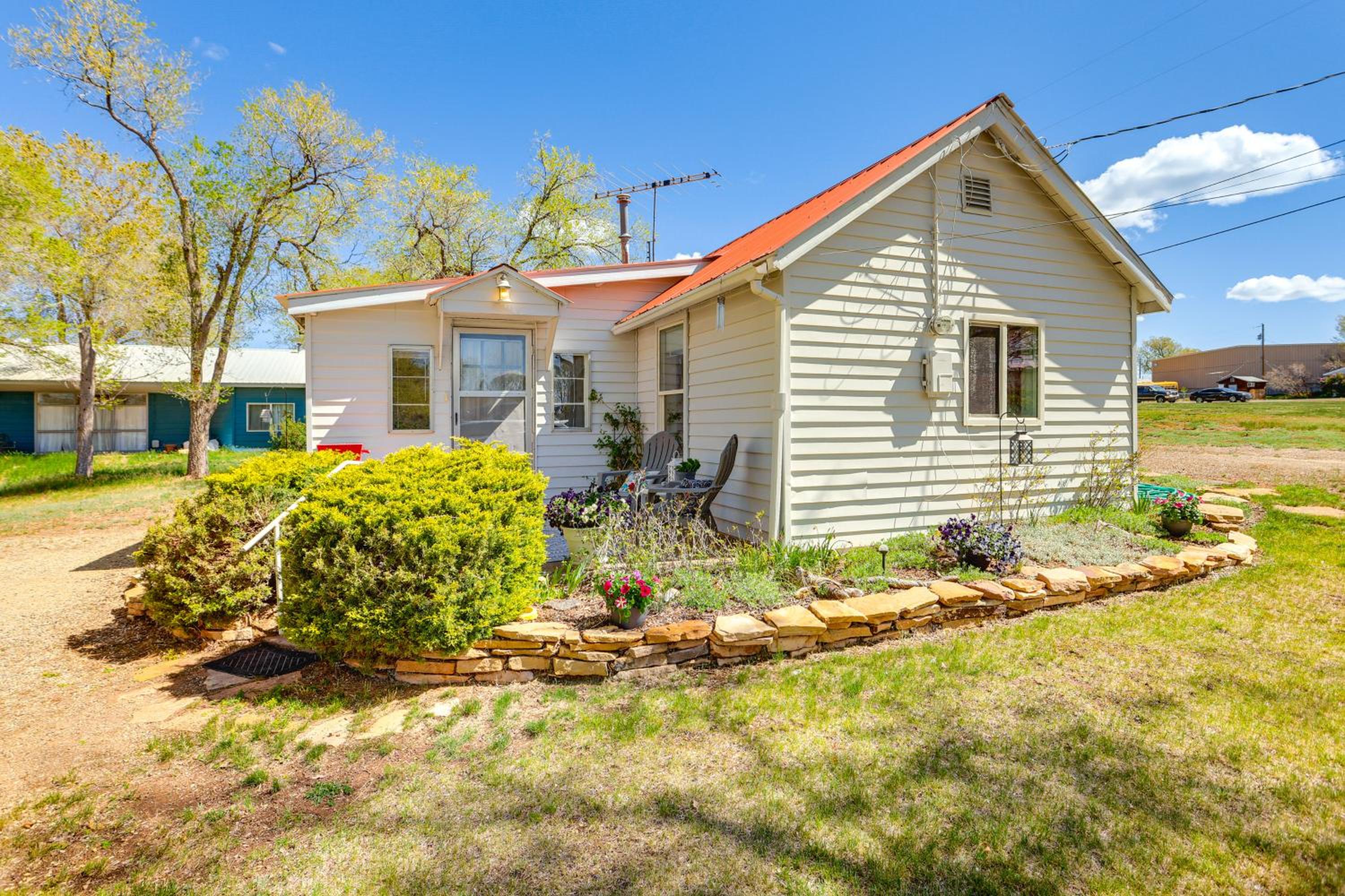 7 Mi to the Dolores River! Adventure-Ready Cottage