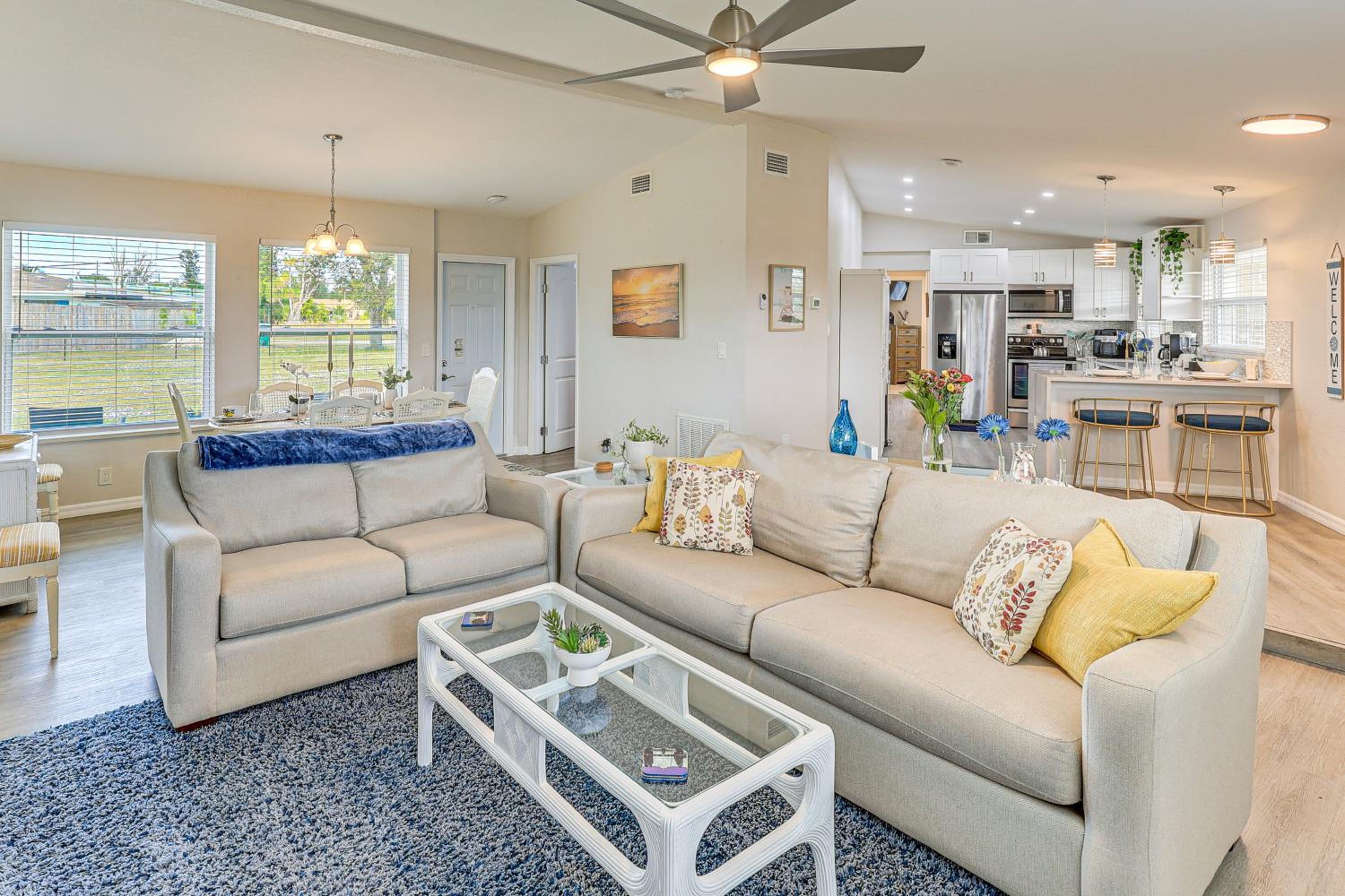 Golf, Boat and Beach-Hop Quiet Port Charlotte Home