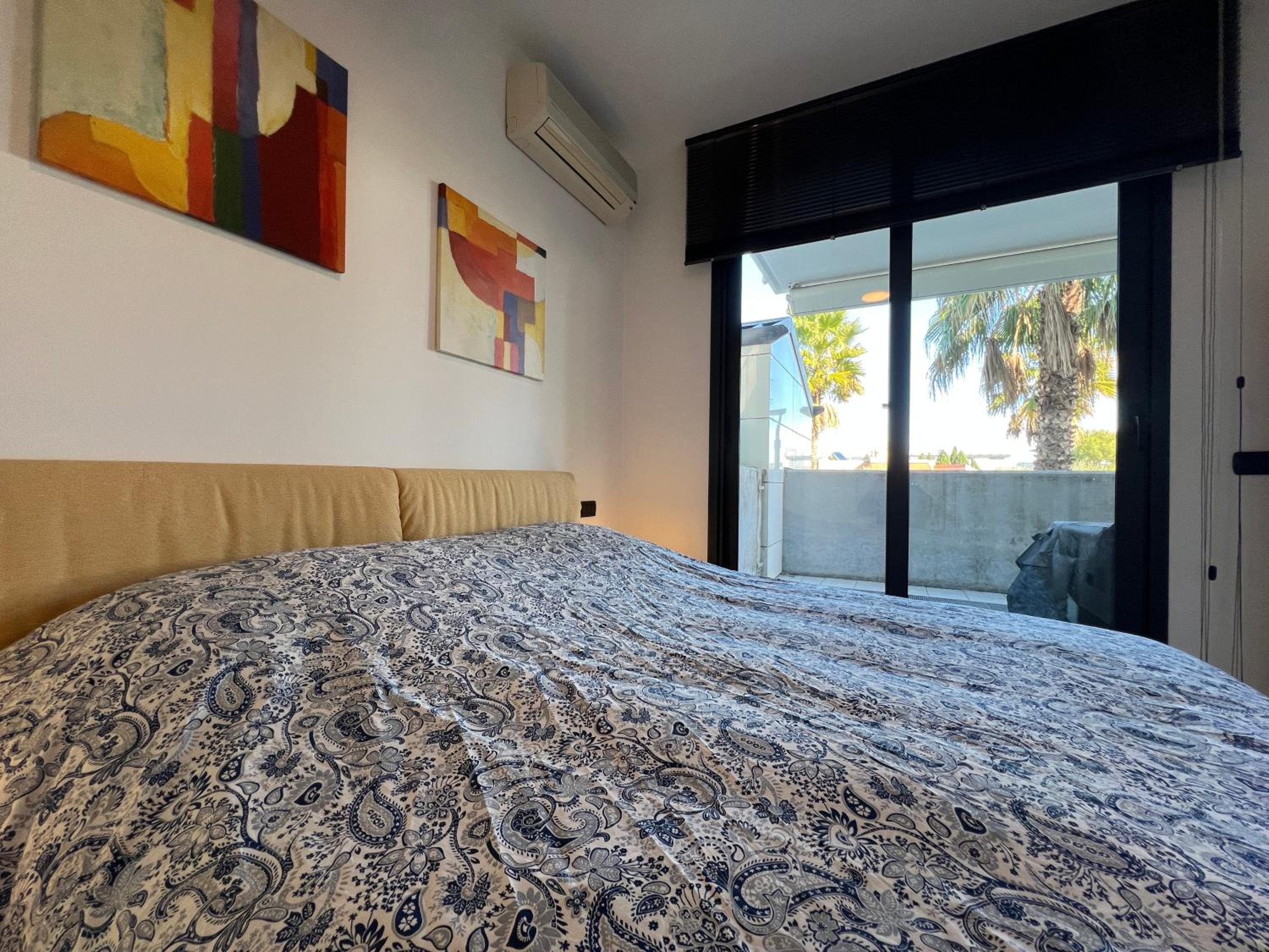 Palm Grove House con terrazzo e box privato