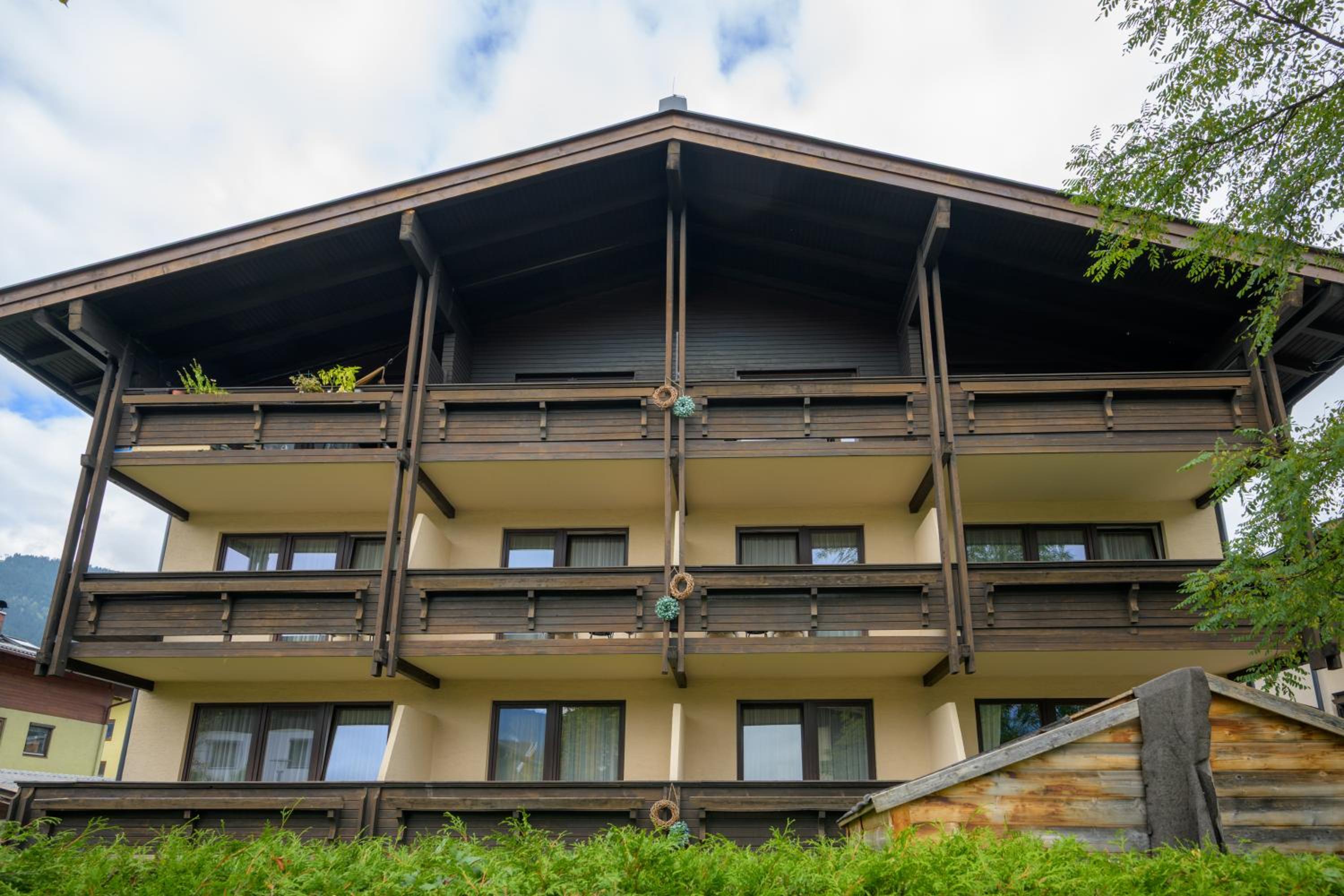 ROJ Rooms & Suites
