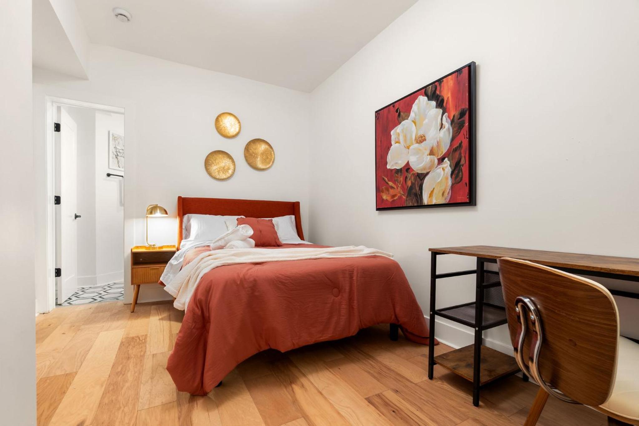 Lakeview 6Bed 4Bath by Wrigley Field
