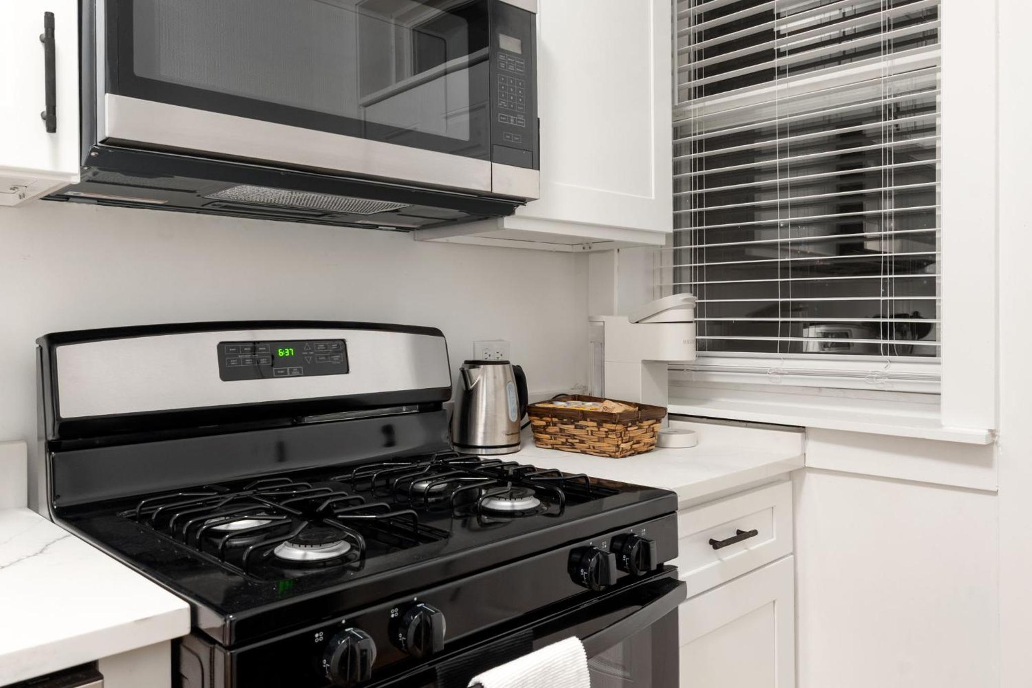 Lakeview 6Bed 4Bath by Wrigley Field