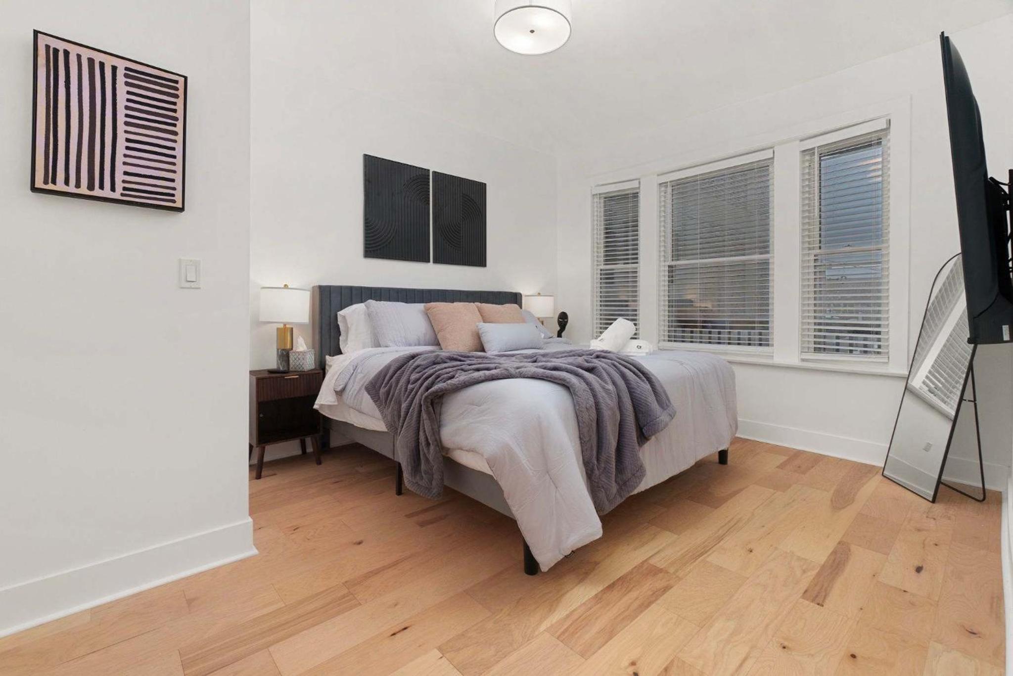 Lakeview 6Bed 4Bath by Wrigley Field
