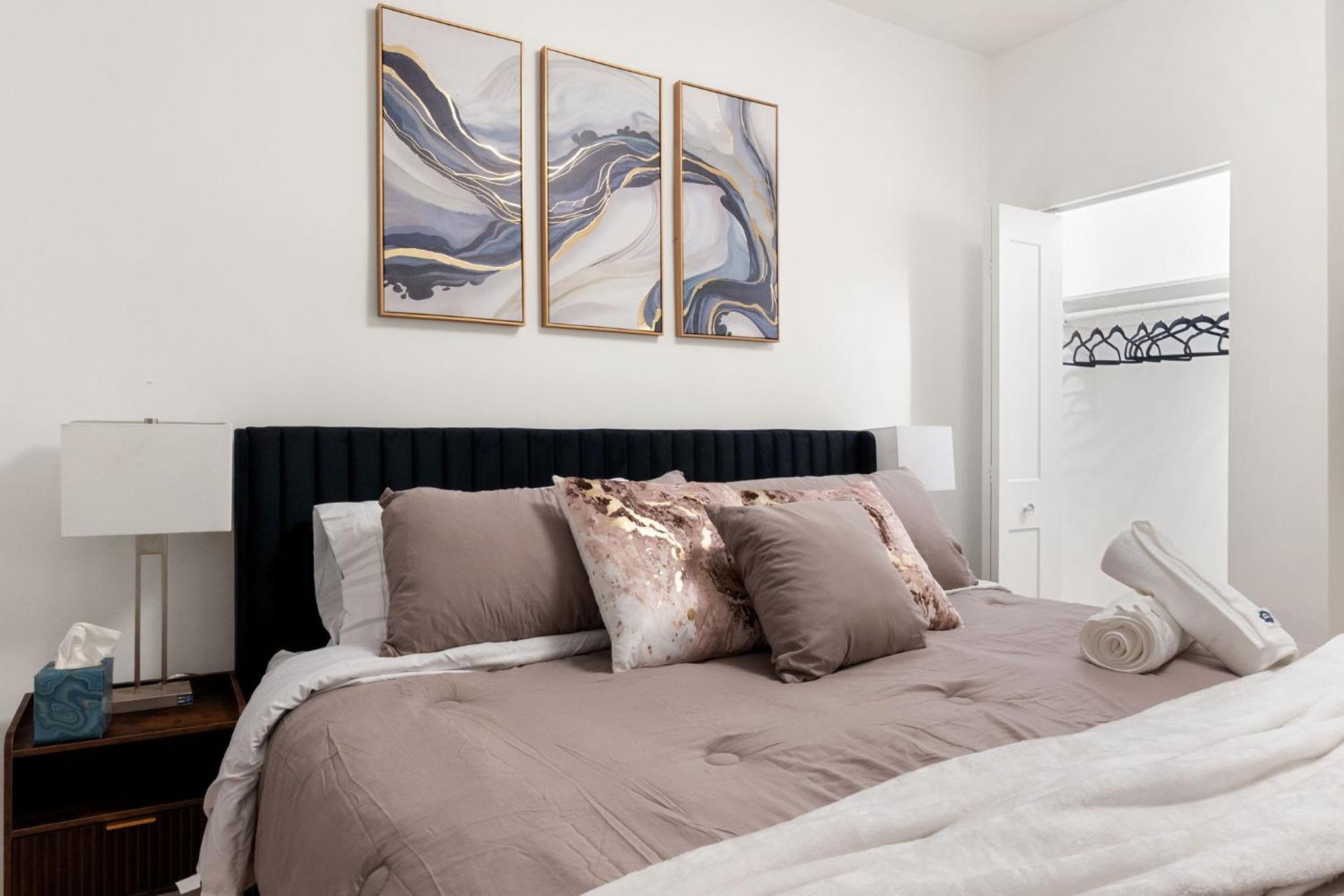 Lakeview 6Bed 4Bath by Wrigley Field