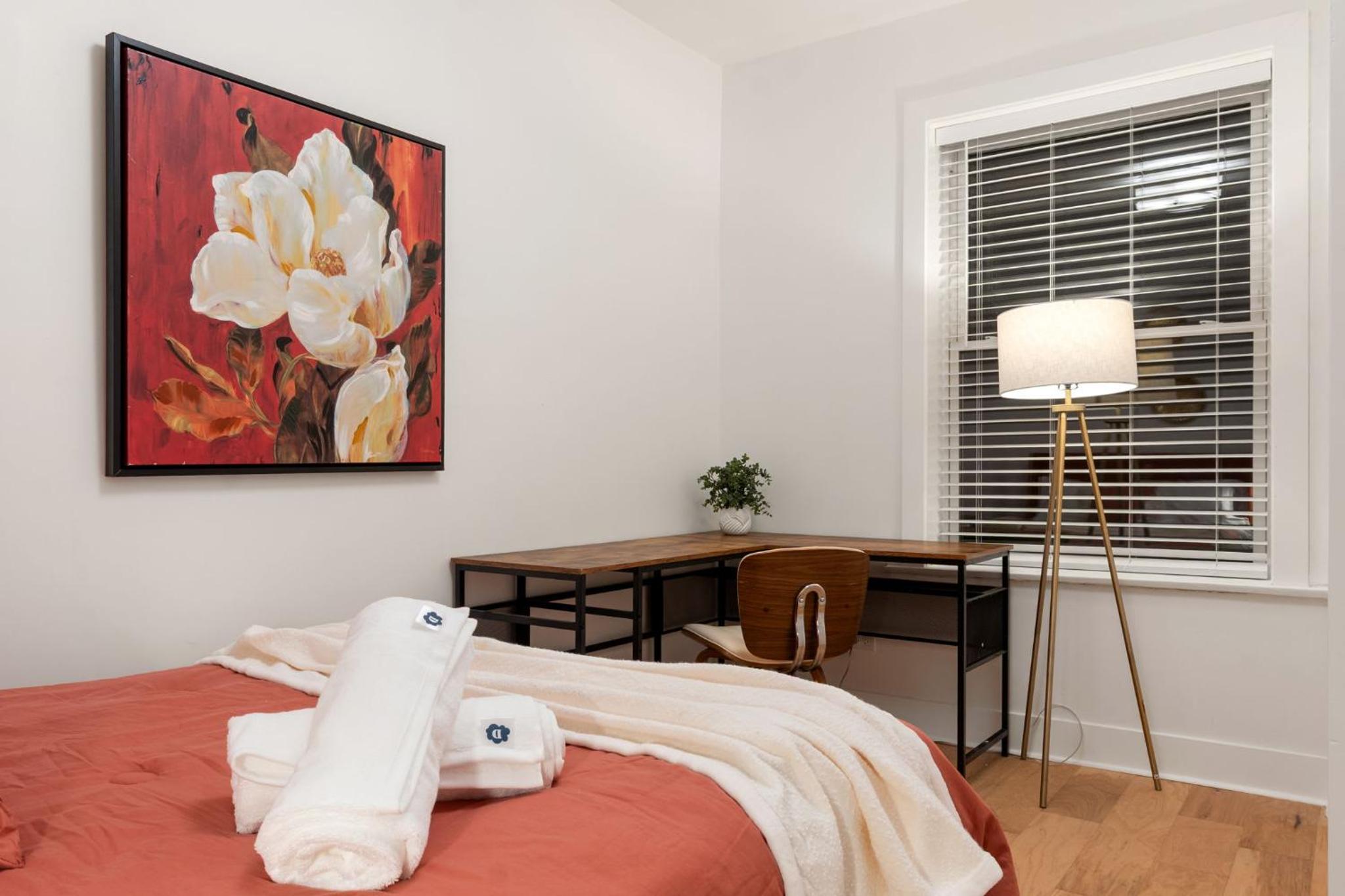 Lakeview 6Bed 4Bath by Wrigley Field