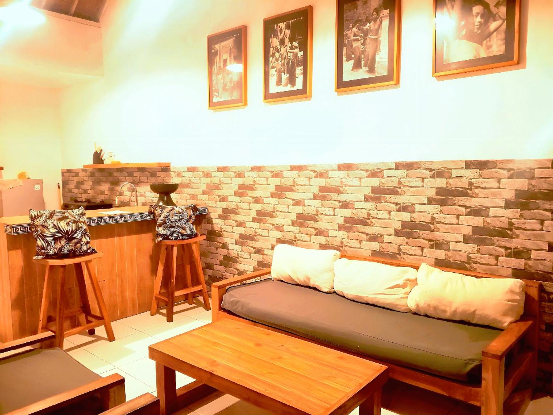 VILLA 2 Bedroom Spacious Outdoor Private Tropical Lush Garden & Pool in Canggu Bali Calm Area