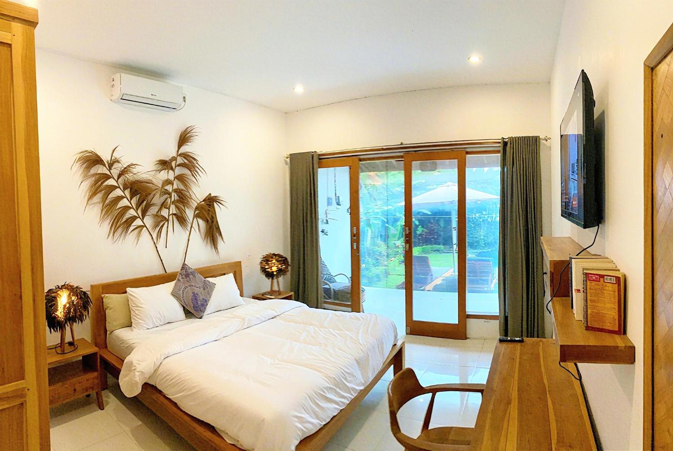 VILLA 2 Bedroom Spacious Outdoor Private Tropical Lush Garden & Pool in Canggu Bali Calm Area