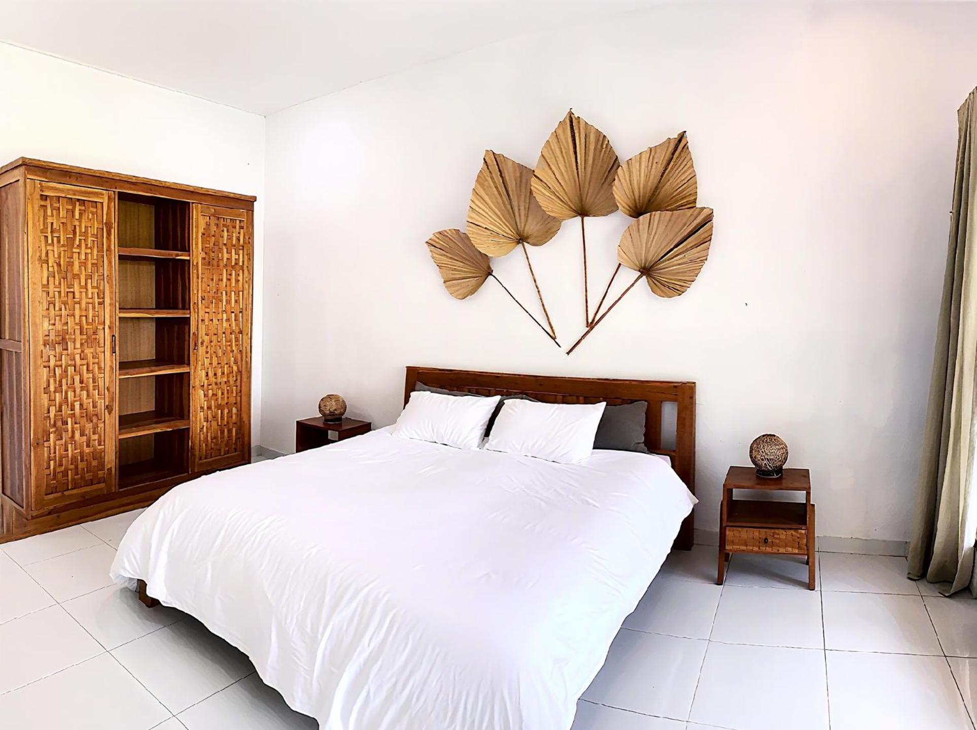 VILLA 2 Bedroom Spacious Outdoor Private Tropical Lush Garden & Pool in Canggu Bali Calm Area