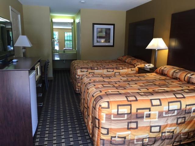 Longview Vacations - Executive Inn and Suites Longview - Property Image 6