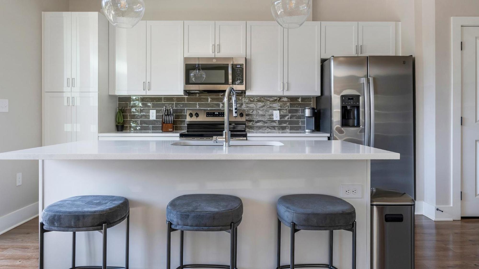 Landing Stylish 1BD Clubhouse Pool