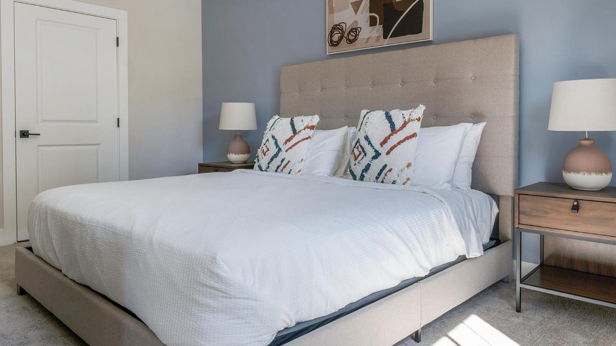 Landing Stylish 1BD Clubhouse Pool