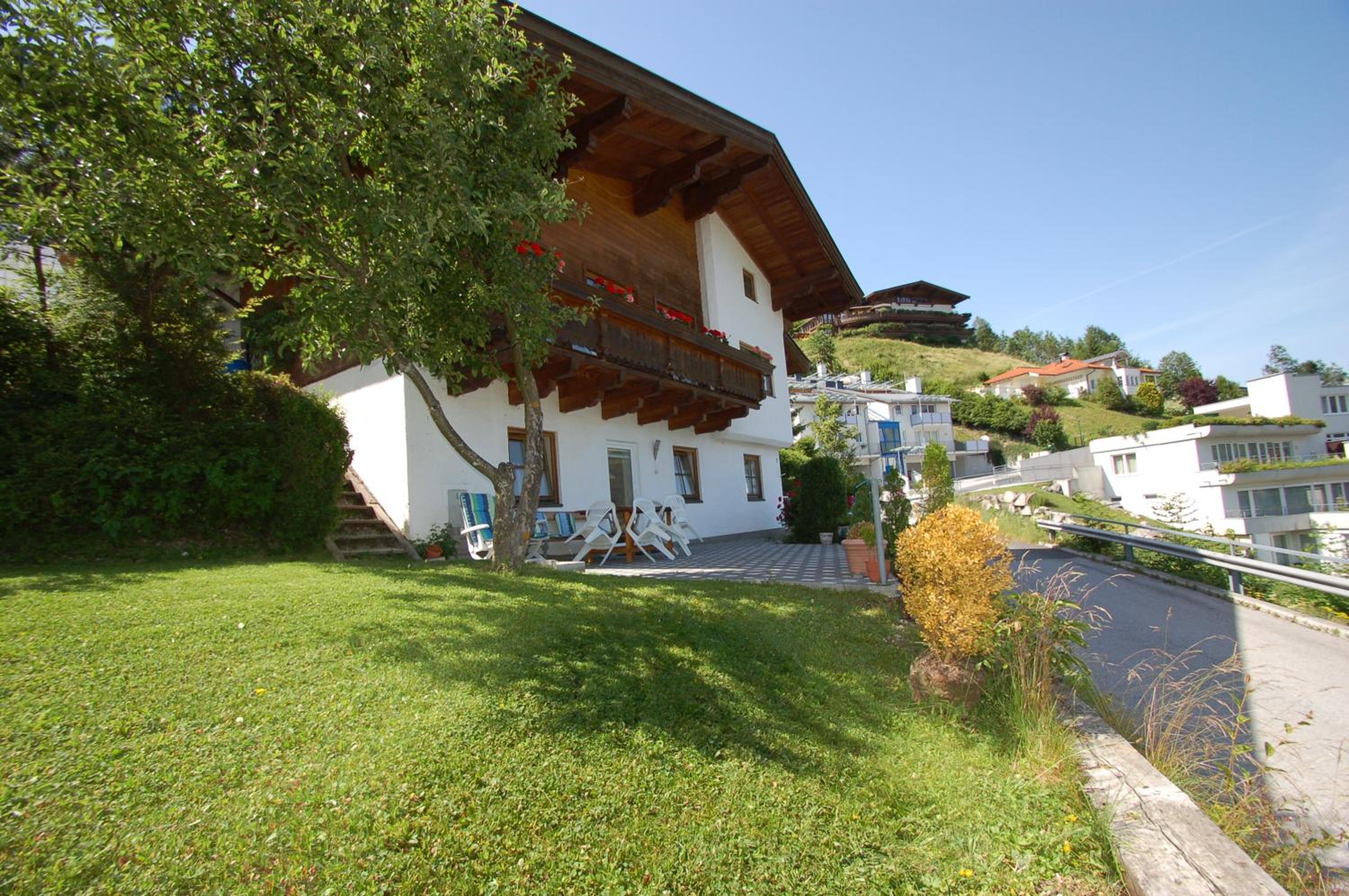Apartment FUCHSLEHEN with terrace and mountain view by All in One Apartments