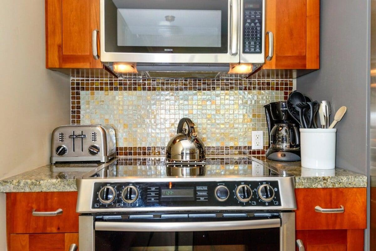 Honua Kai 1024 · HK 1024 Updated Beachfront Luxury Condo w Pool