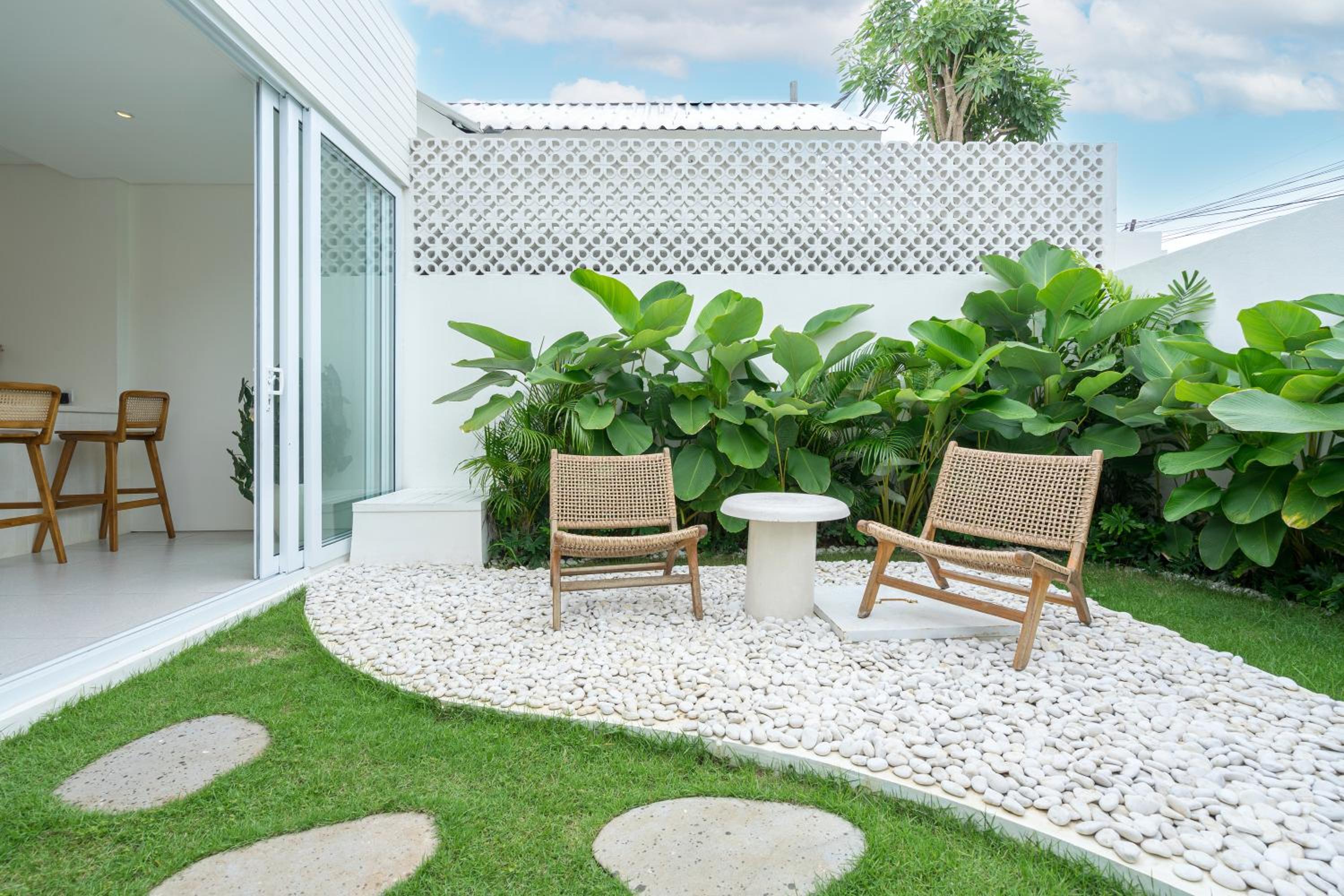 Neuf Villa 3BR Private Pool Near Melasti Beach