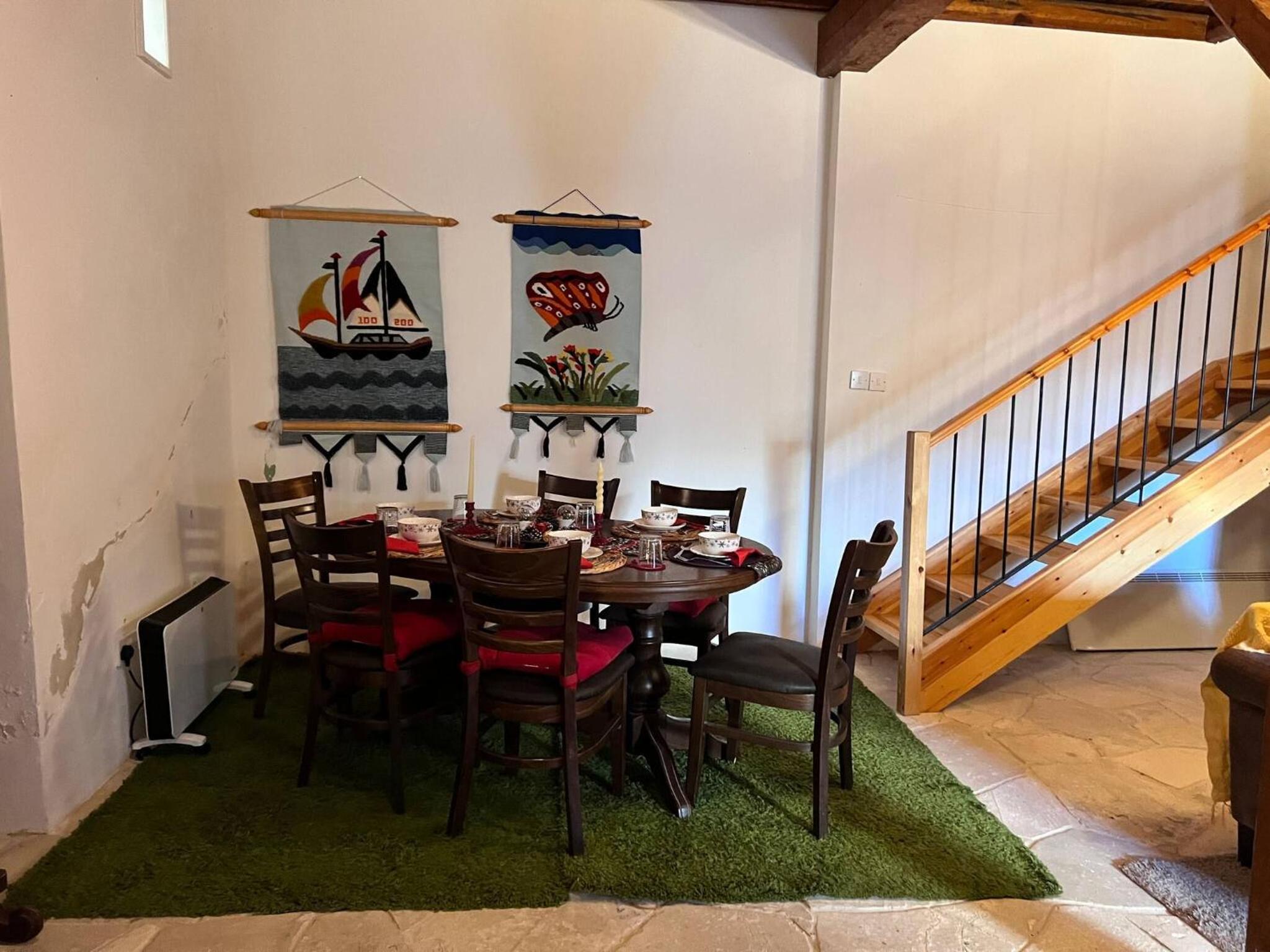 Charming 3-Bedroom Cottage in Heart of Vasa Koilaniou