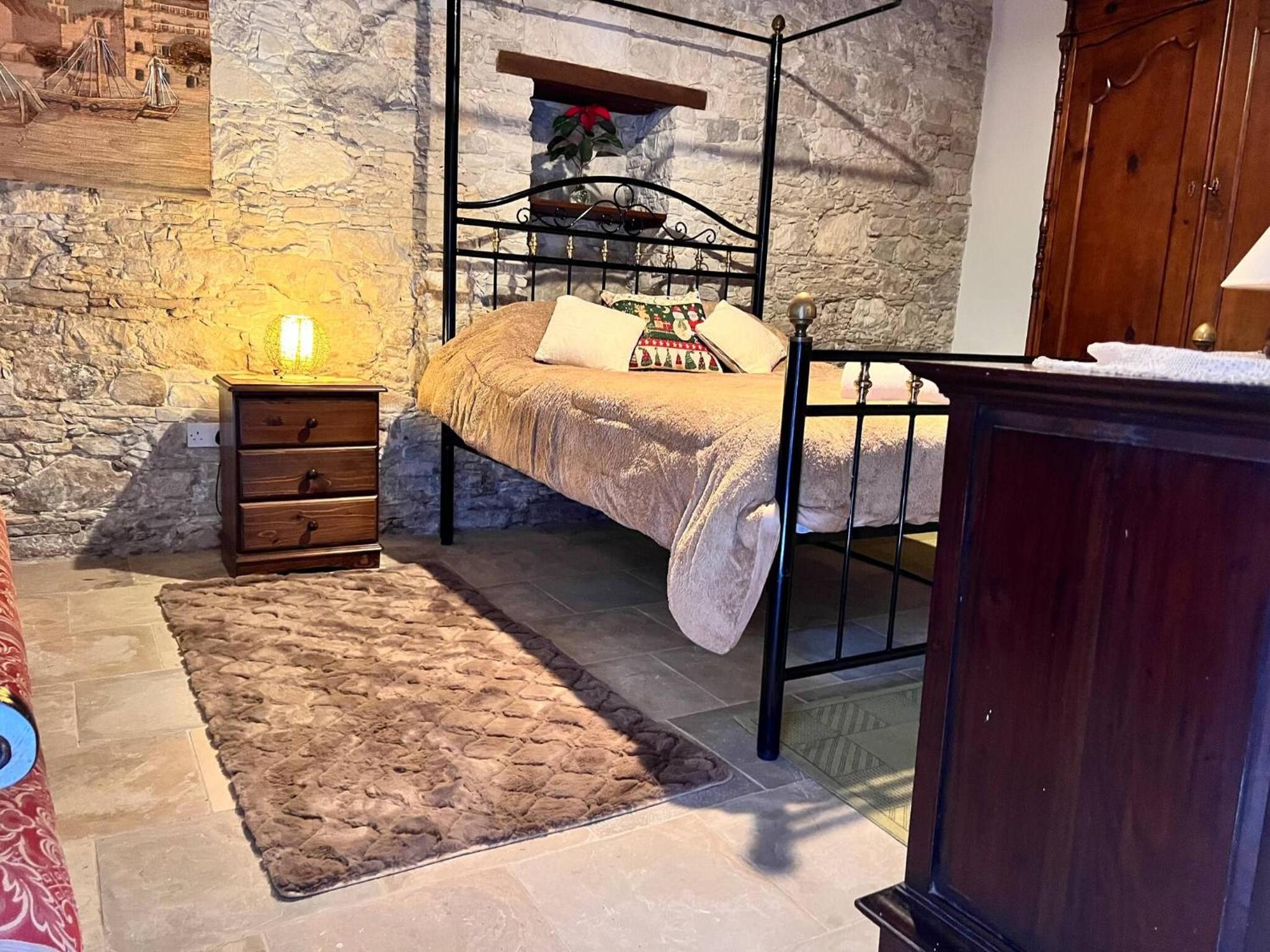 Charming 3-Bedroom Cottage in Heart of Vasa Koilaniou