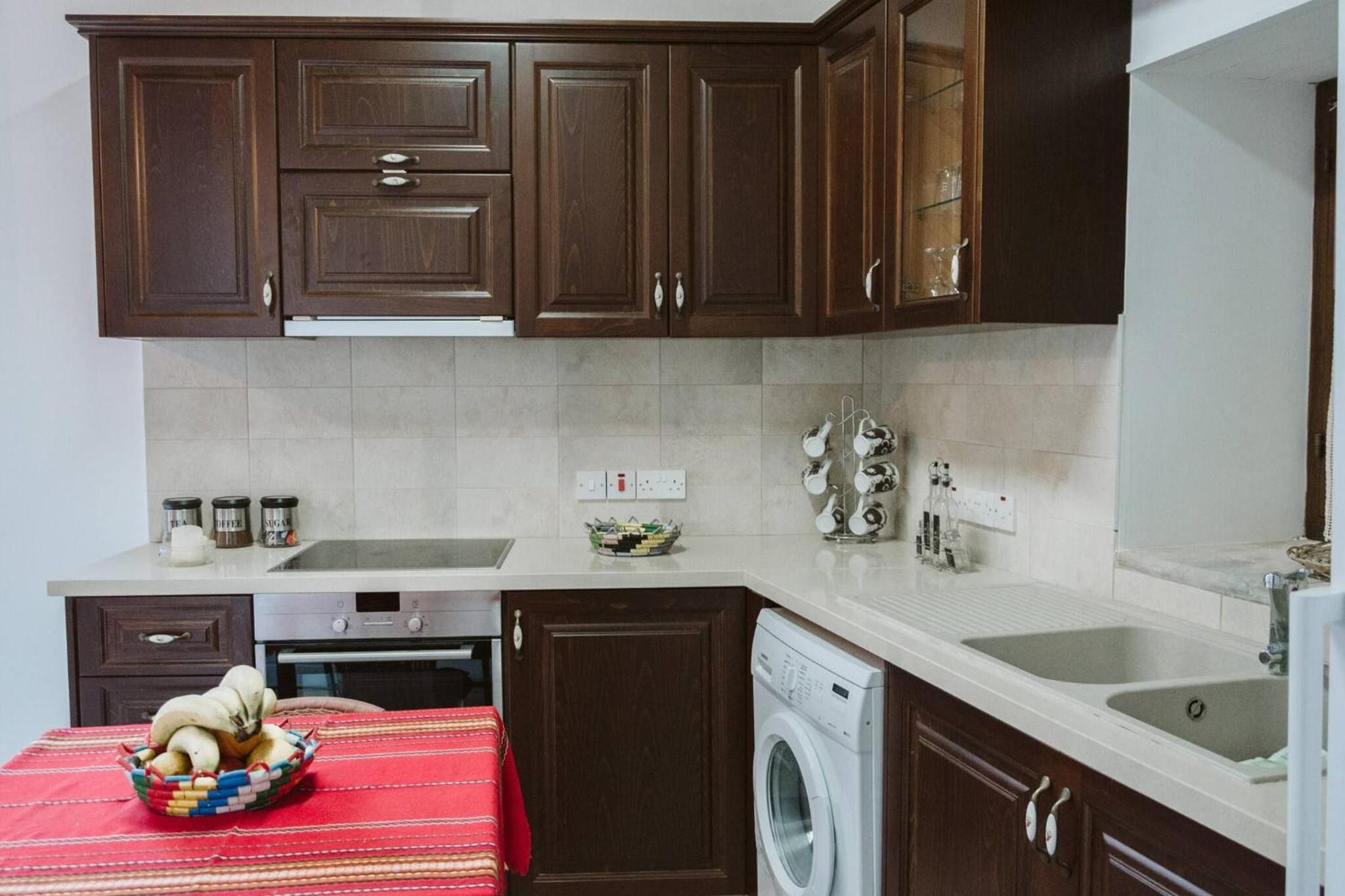 Charming 3-Bedroom Cottage in Heart of Vasa Koilaniou