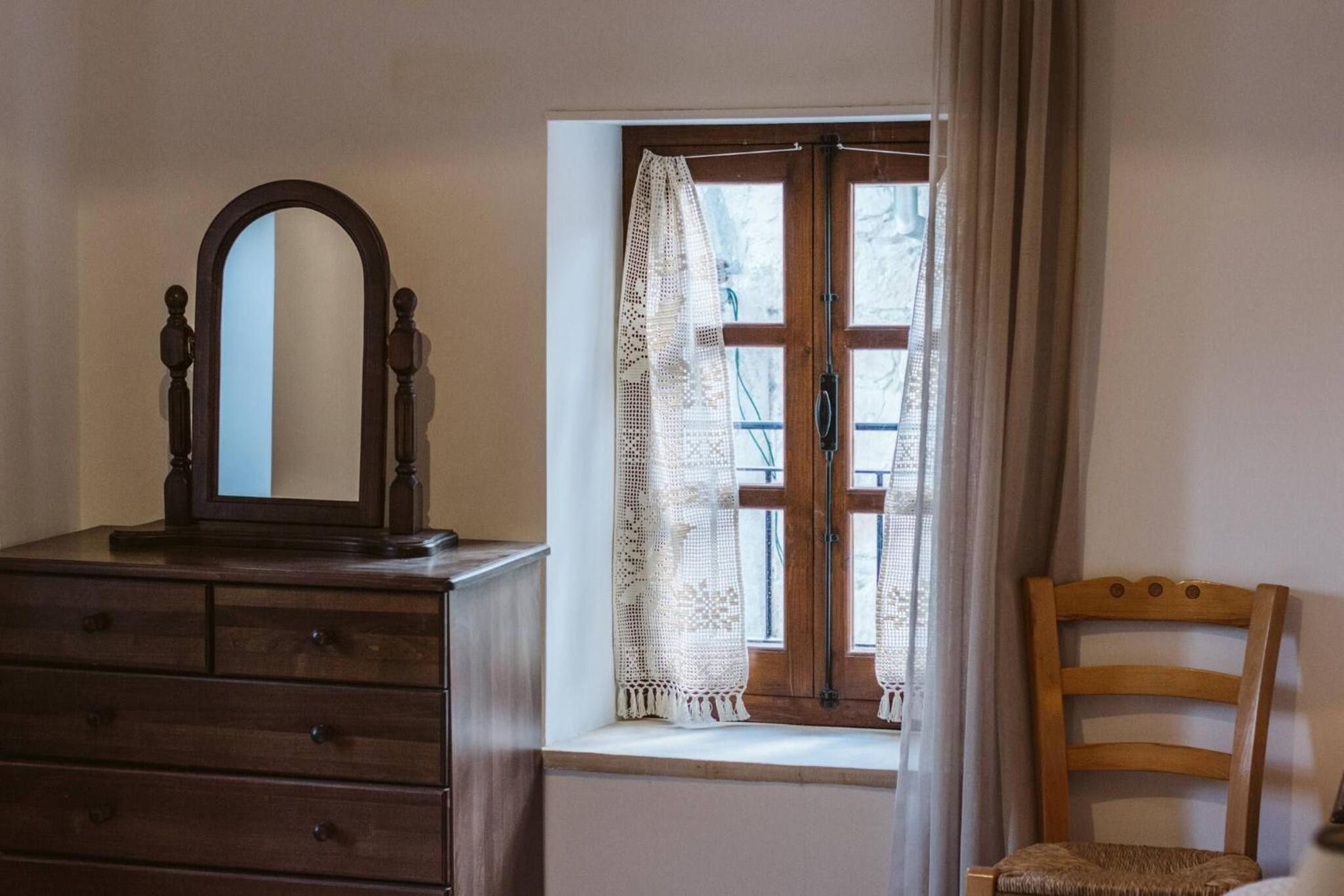 Charming 3-Bedroom Cottage in Heart of Vasa Koilaniou