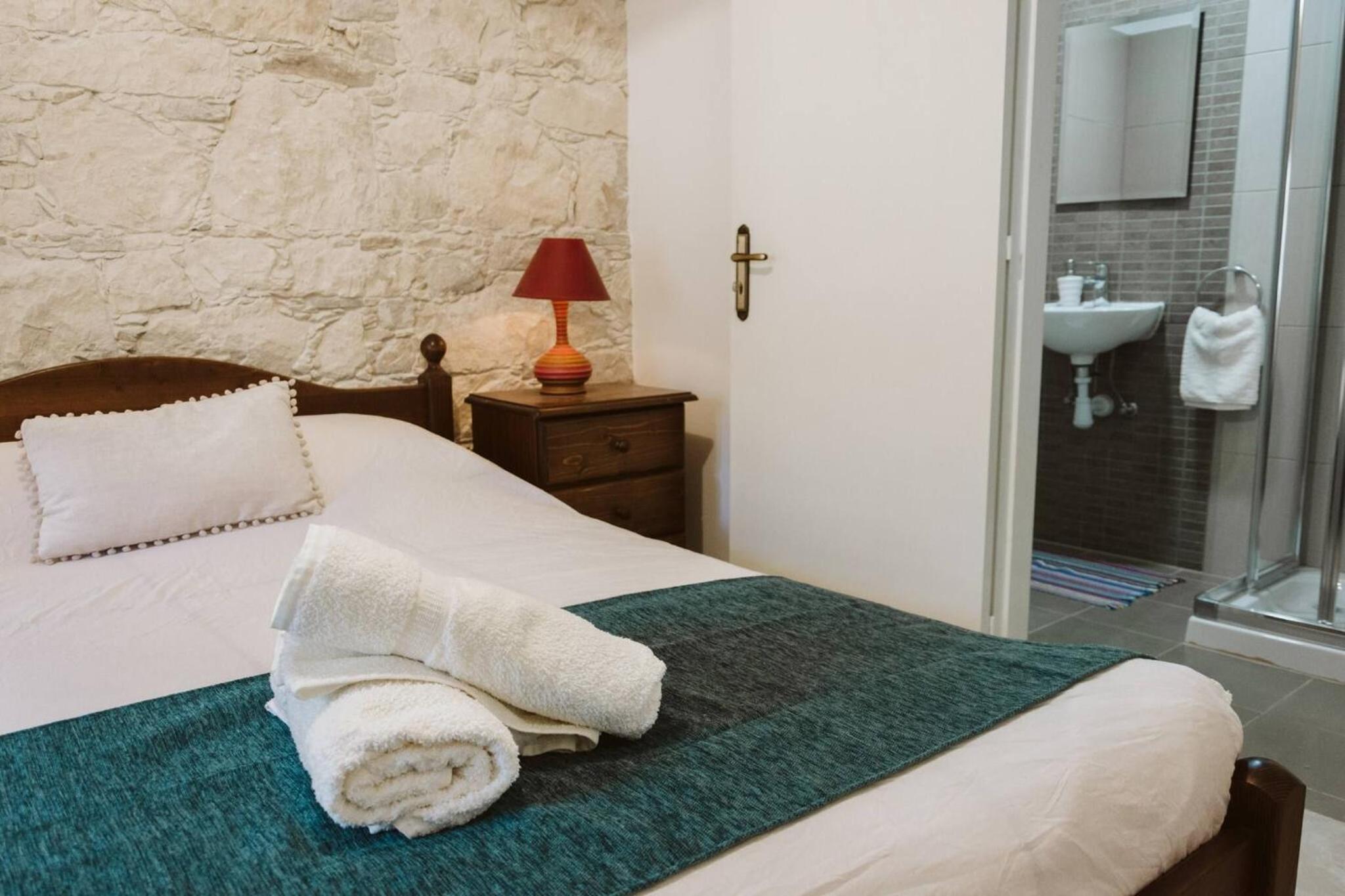Charming 3-Bedroom Cottage in Heart of Vasa Koilaniou