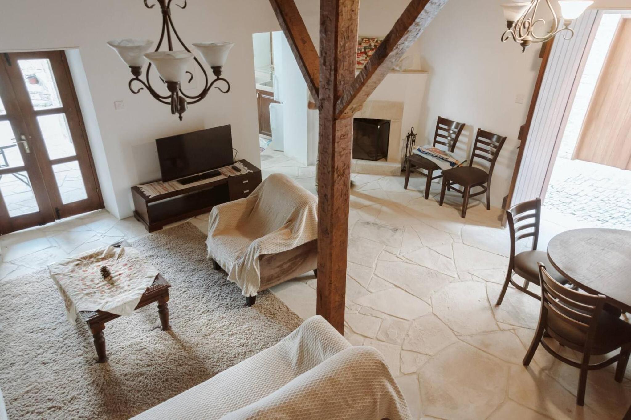 Charming 3-Bedroom Cottage in Heart of Vasa Koilaniou
