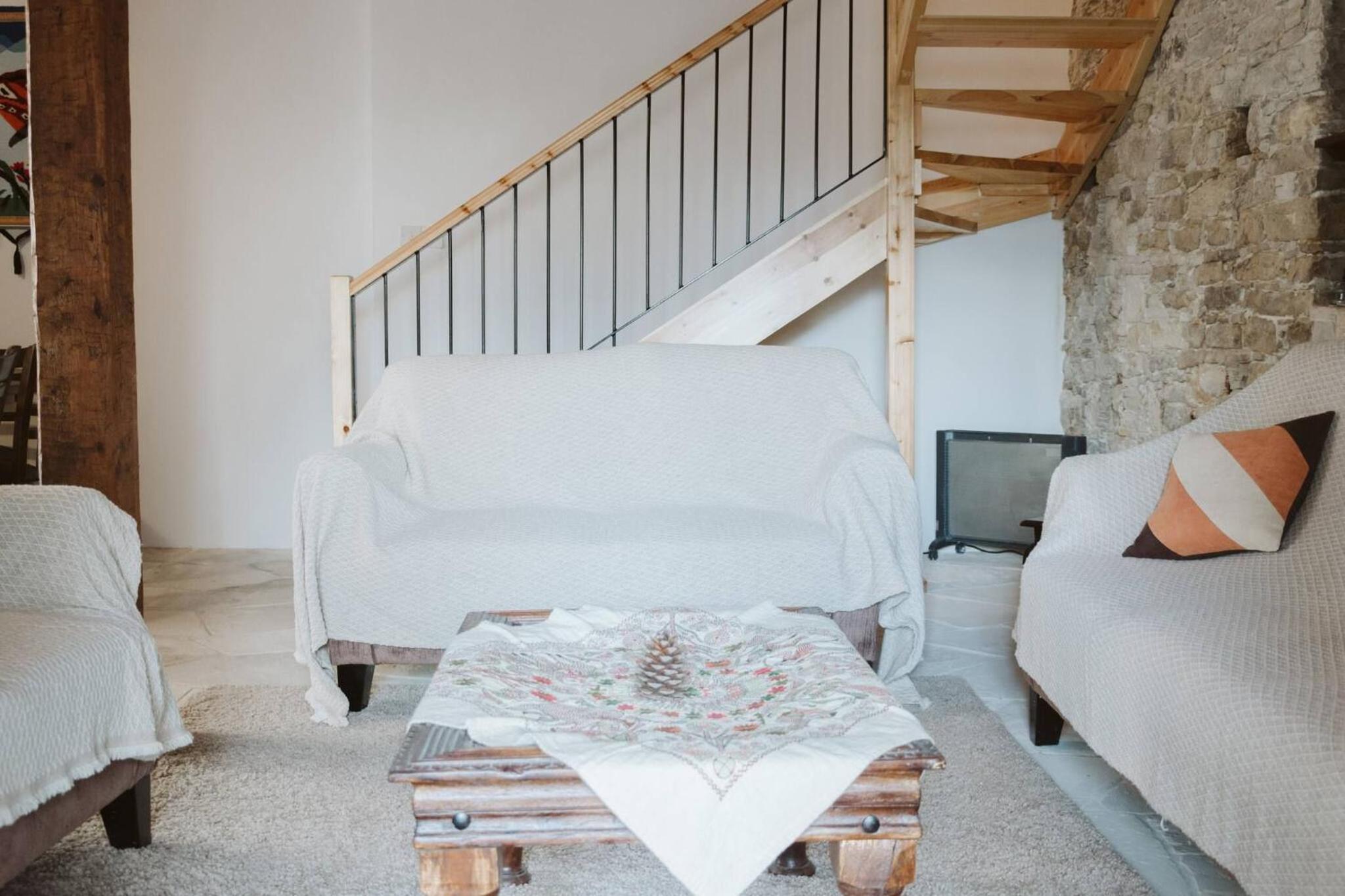Charming 3-Bedroom Cottage in Heart of Vasa Koilaniou