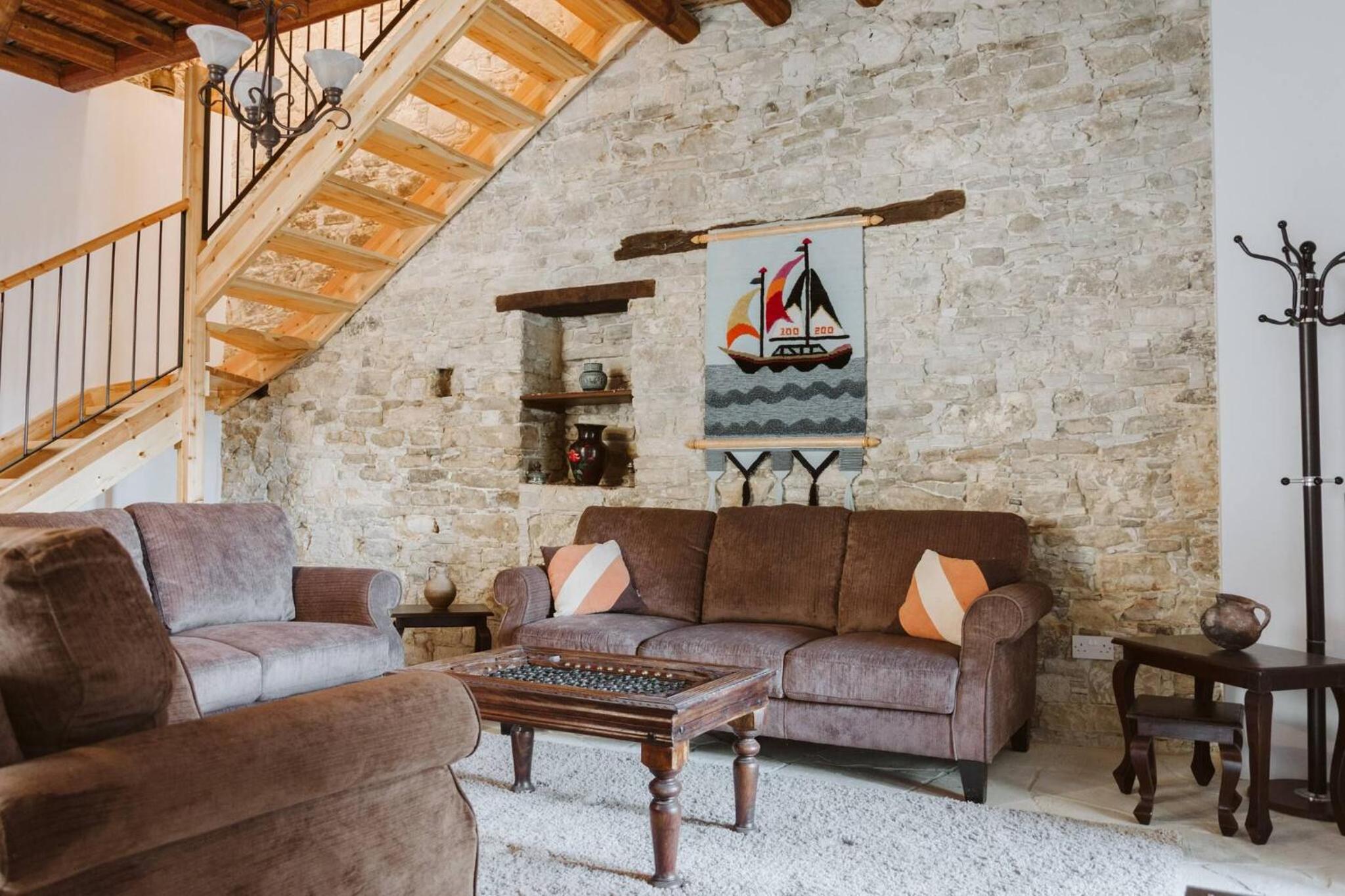 Charming 3-Bedroom Cottage in Heart of Vasa Koilaniou