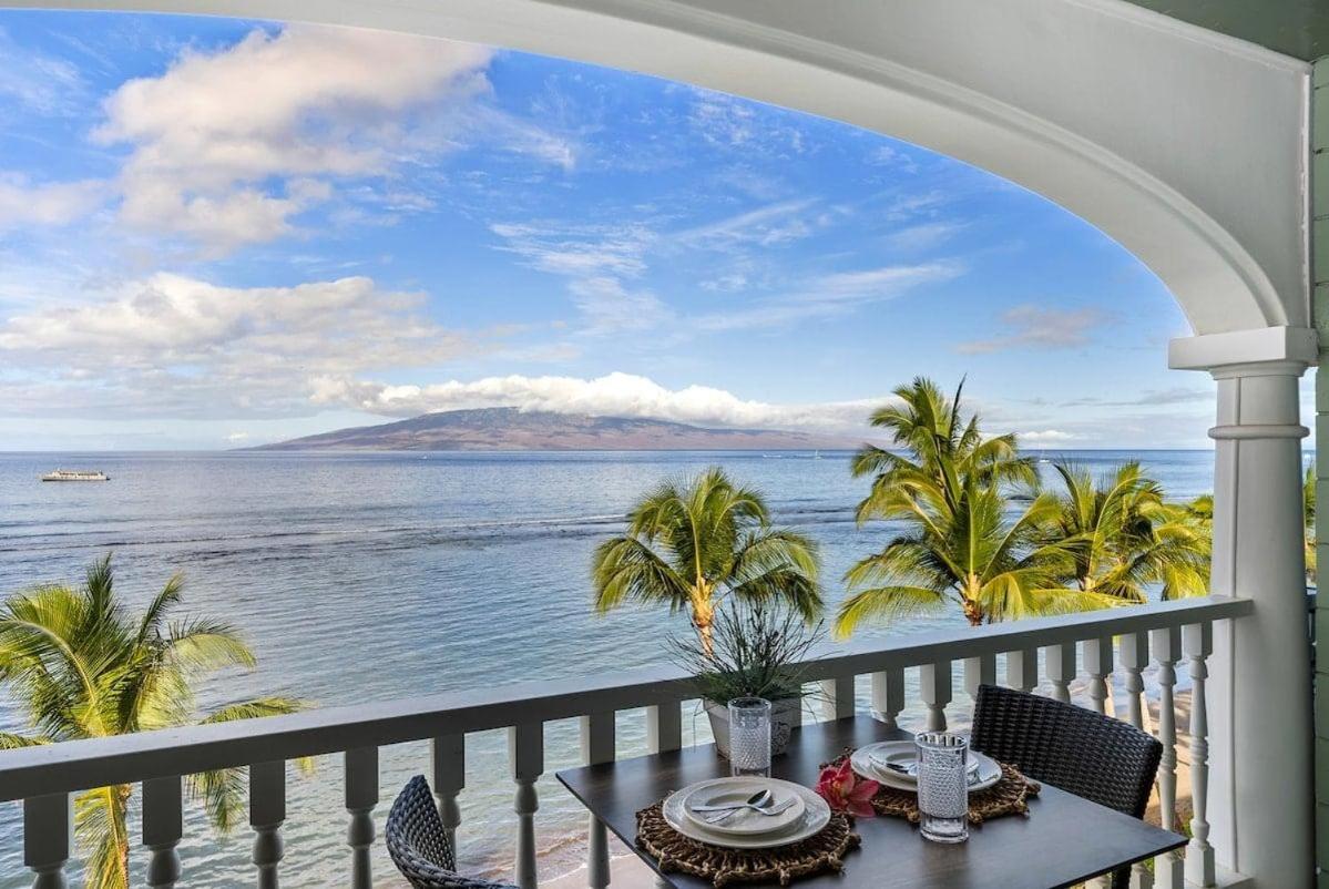 Lahaina Shores 607 · LS 607 Beachfront Remodeled Studio Stunnin
