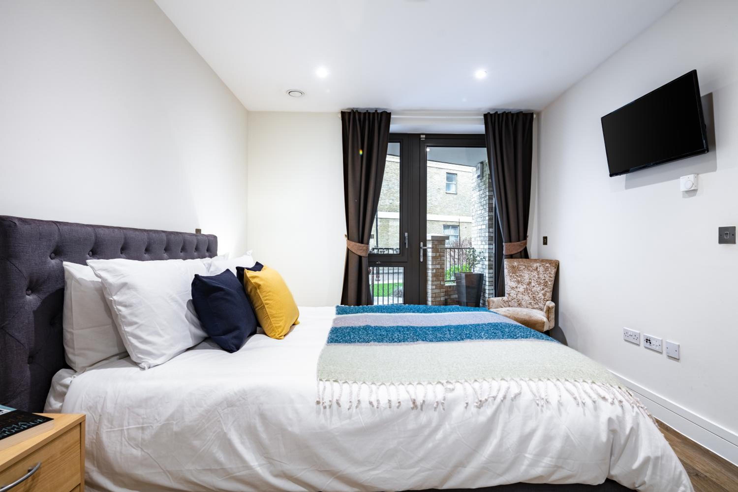 Modern new-built 1 Bedroom Apt in heart of LDN