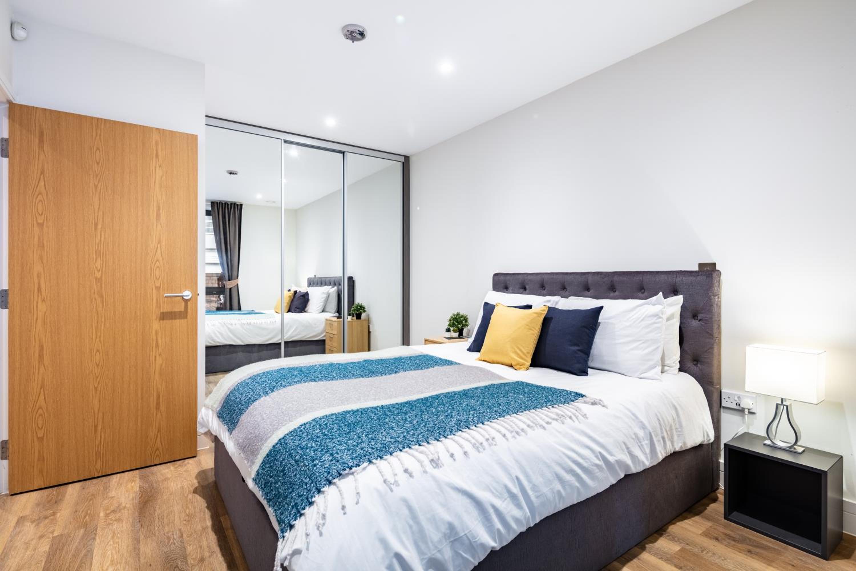Modern new-built 1 Bedroom Apt in heart of LDN