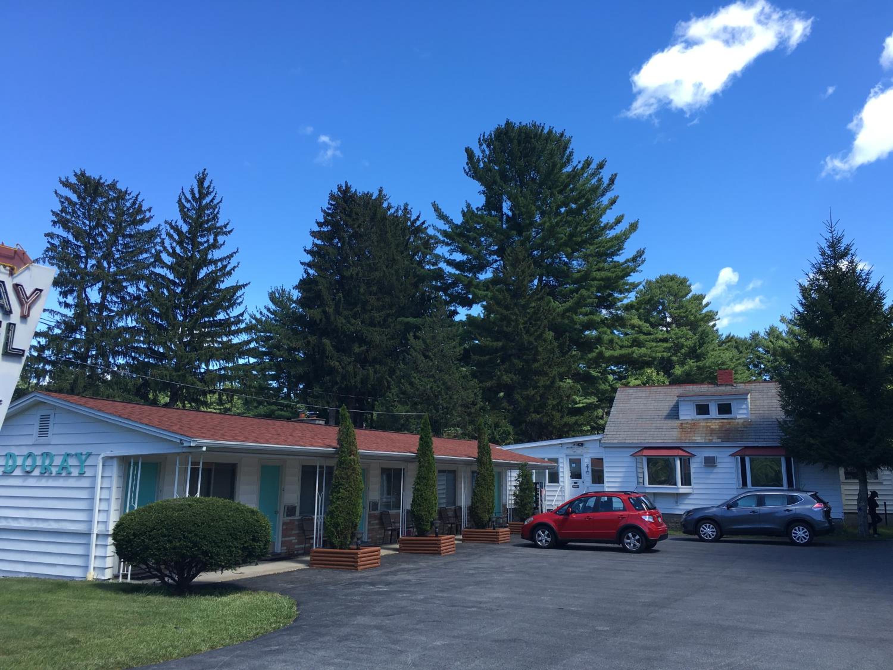 Doray Motel Lake George view 2