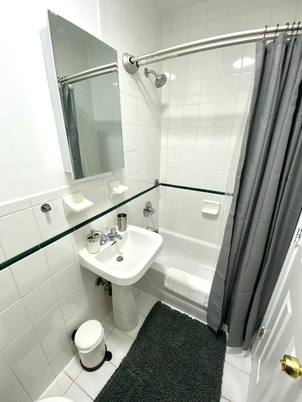 Studio close to Central Park, Lenox Hill & NY Presbyterian