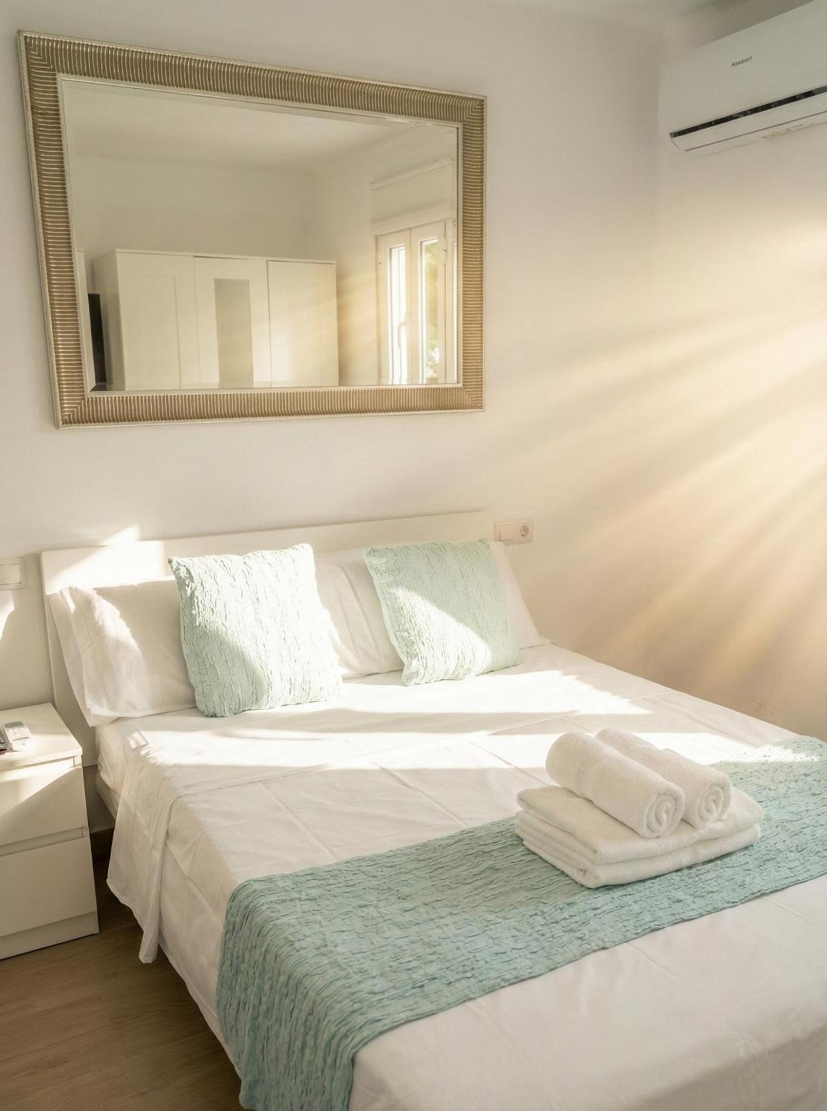 3 Double Beds - Great Area, Perfect for Families