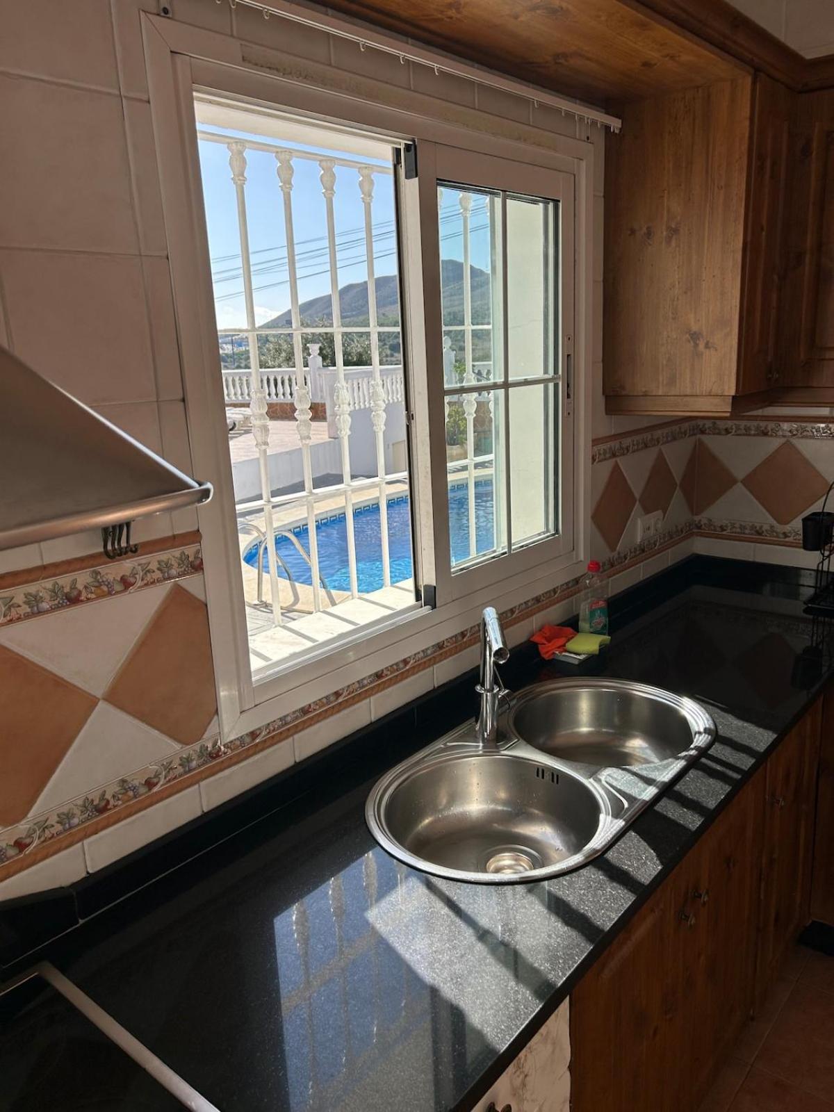 MALAGA,VILLA FAMARA,10 personas,CERCA DE LA PLAYA CON PISCINA,7 CAMAS,CAFE DE CORTESIA GRATIS